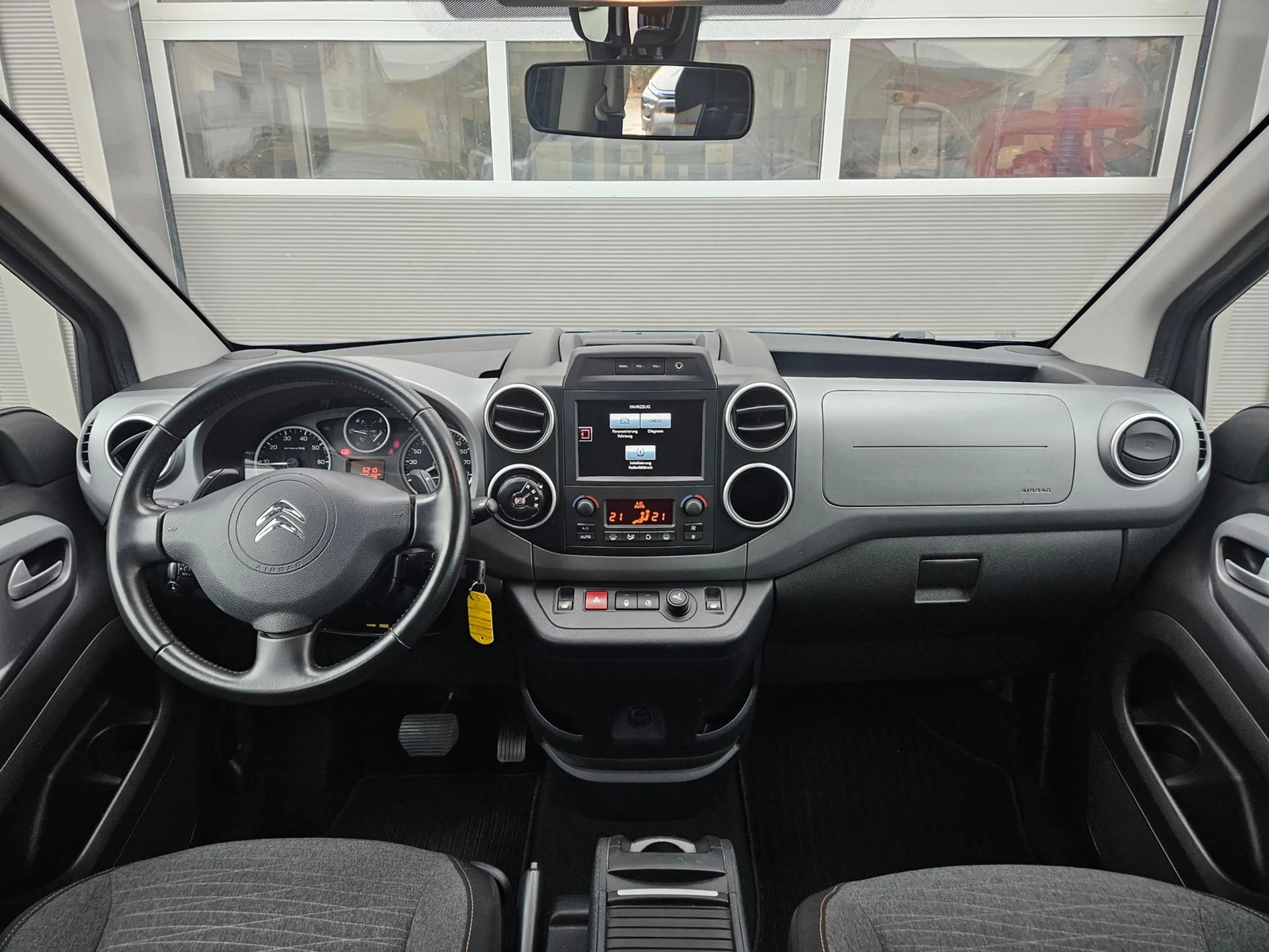 Citroen Berlingo 90 JAHRE B-HDi 100 ETG6 SHZ*NAVI*CarPlay* — photo 13