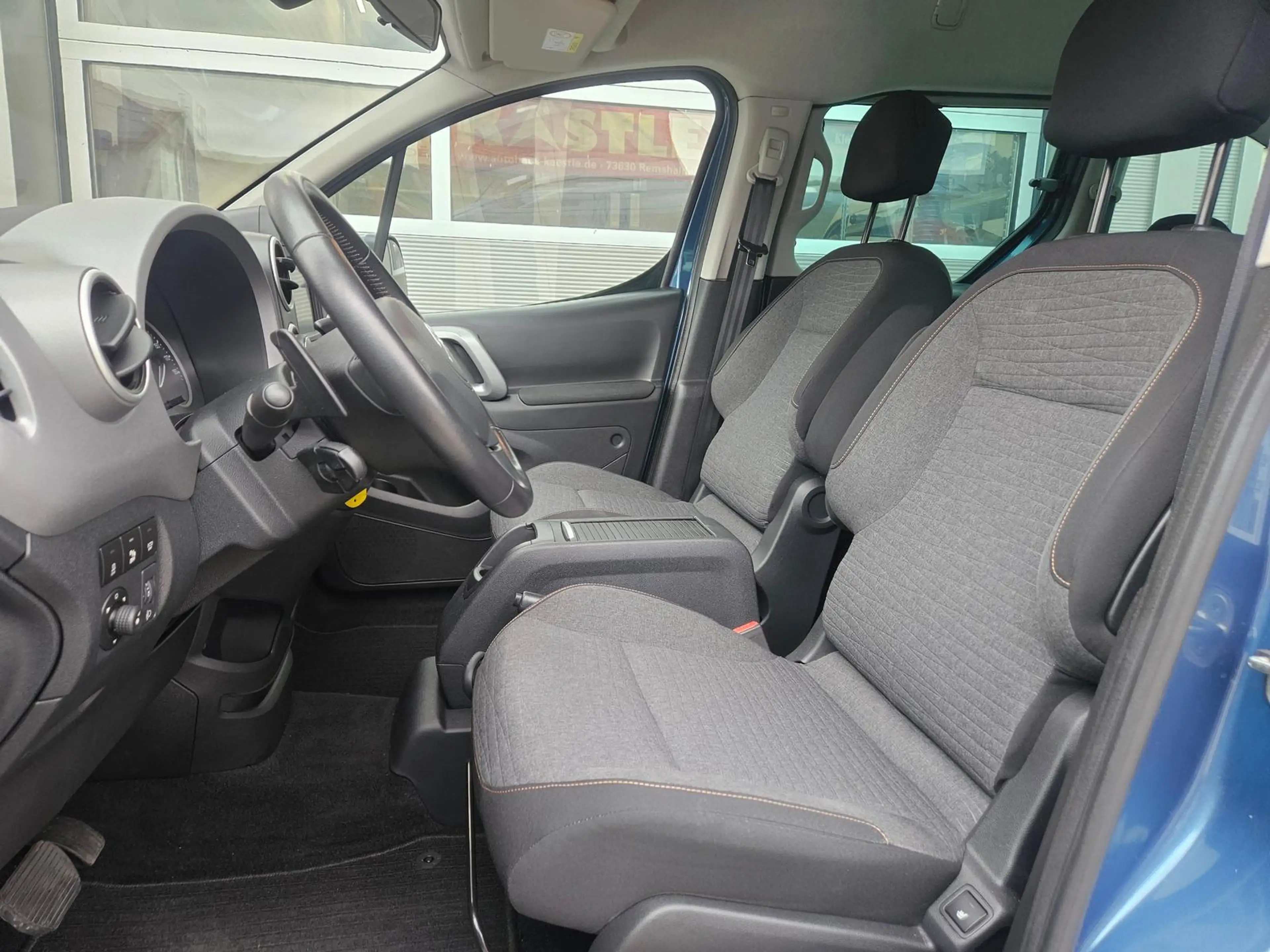 Citroen Berlingo 90 JAHRE B-HDi 100 ETG6 SHZ*NAVI*CarPlay* — photo 9