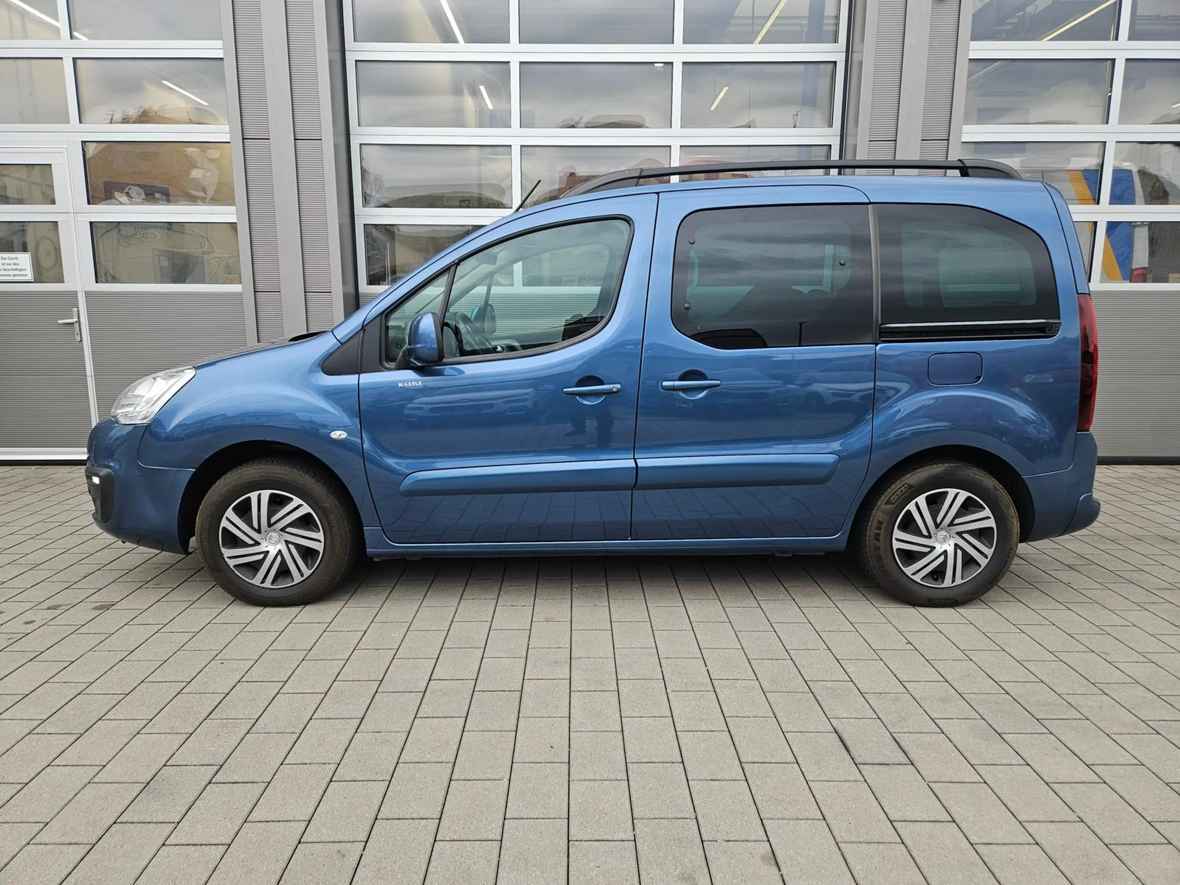 Citroen Berlingo 90 JAHRE B-HDi 100 ETG6 SHZ*NAVI*CarPlay* — photo 4