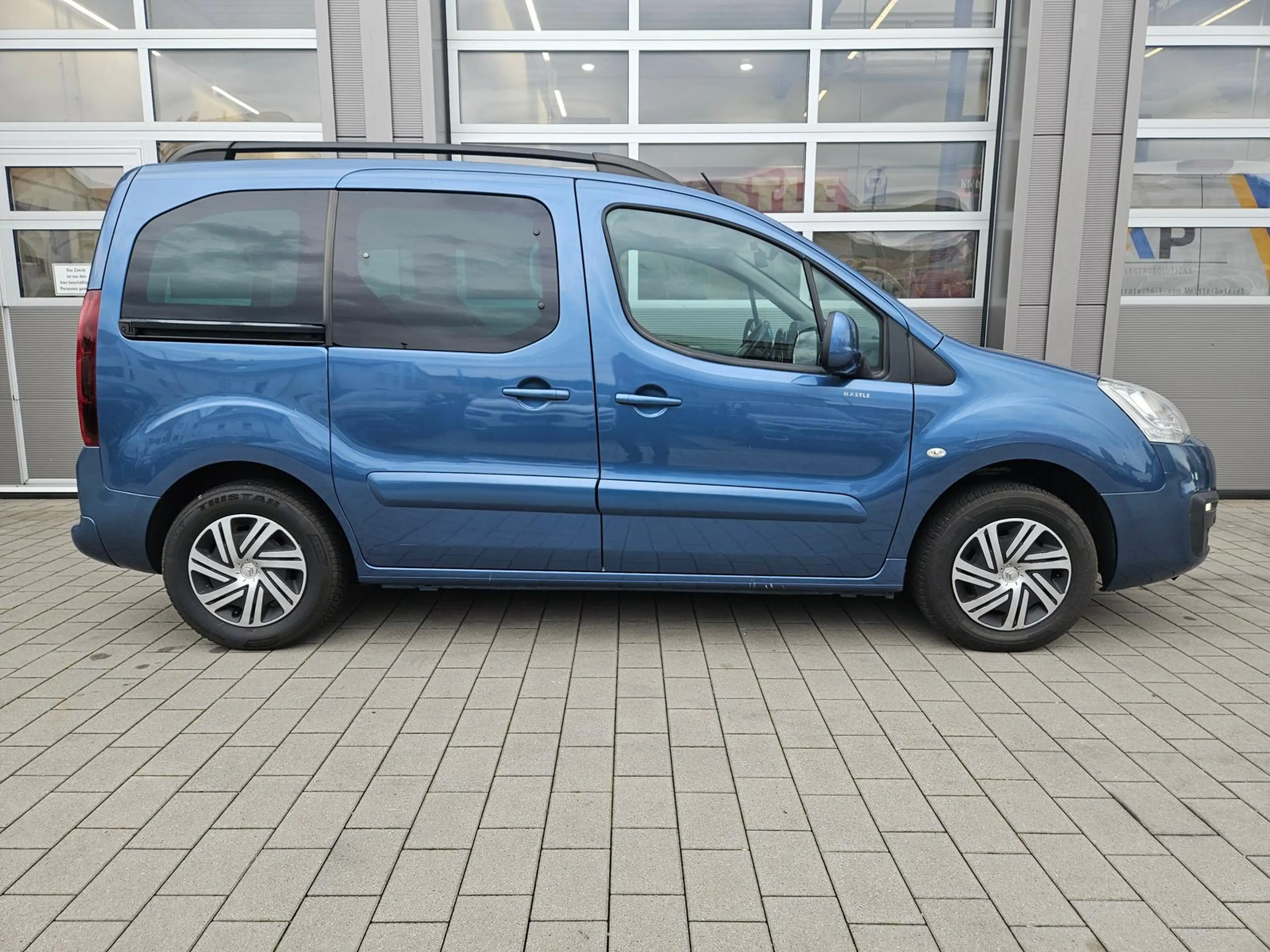 Citroen Berlingo 90 JAHRE B-HDi 100 ETG6 SHZ*NAVI*CarPlay* — photo 3