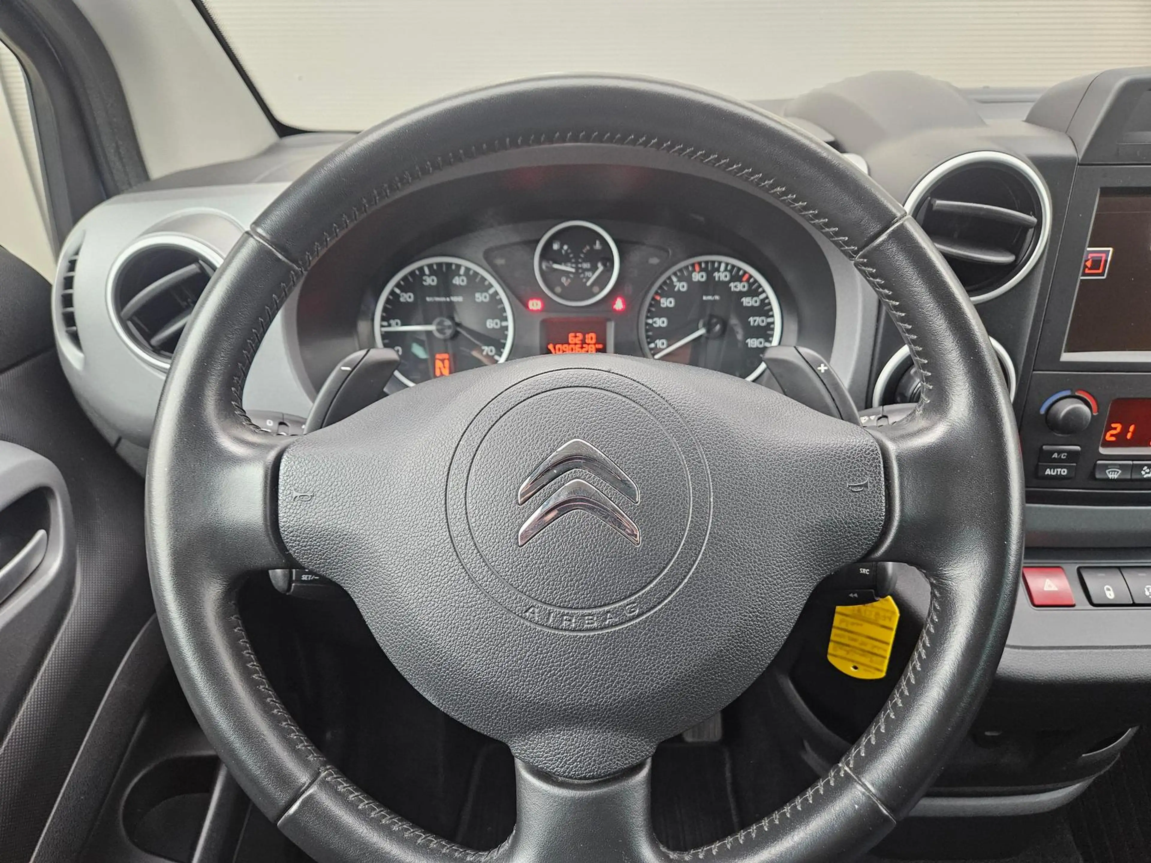 Citroen Berlingo 90 JAHRE B-HDi 100 ETG6 SHZ*NAVI*CarPlay* — photo 10