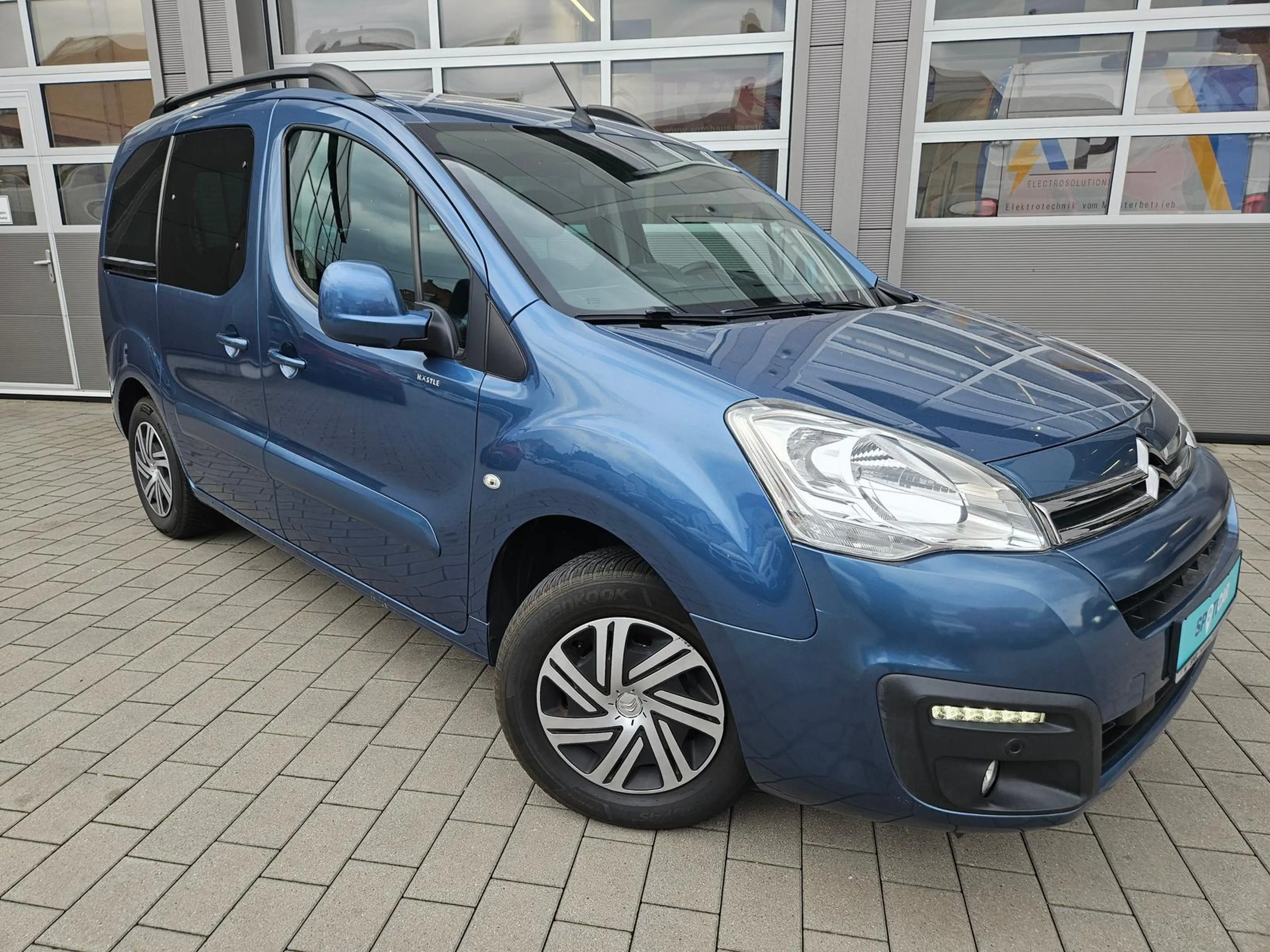 Citroen Berlingo 90 JAHRE B-HDi 100 ETG6 SHZ*NAVI*CarPlay* — photo 2