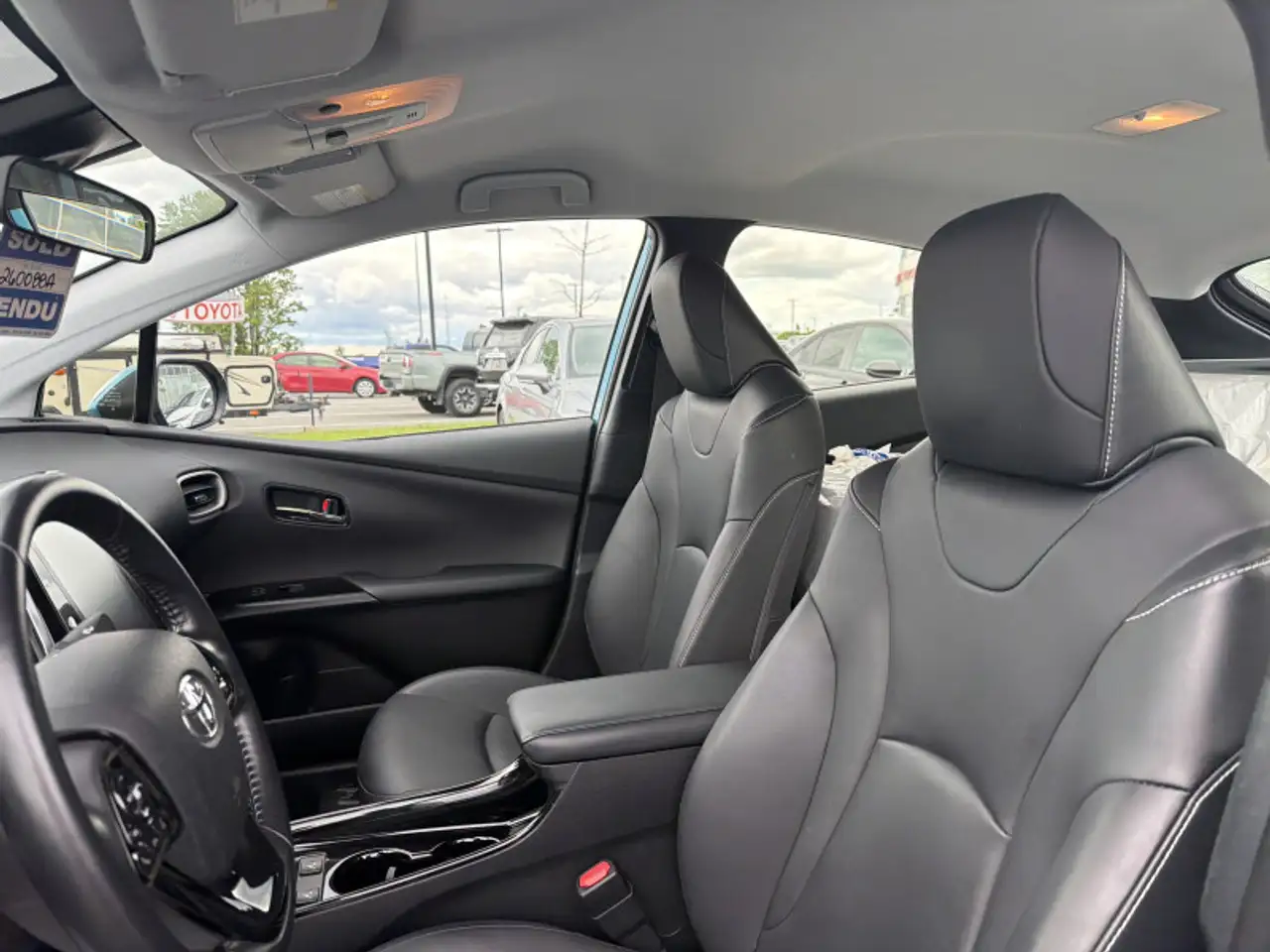 Toyota Prius Prime снимка Toyota Prius Prime