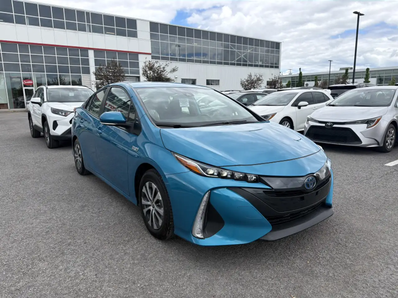 Toyota Prius Prime снимка Toyota Prius Prime