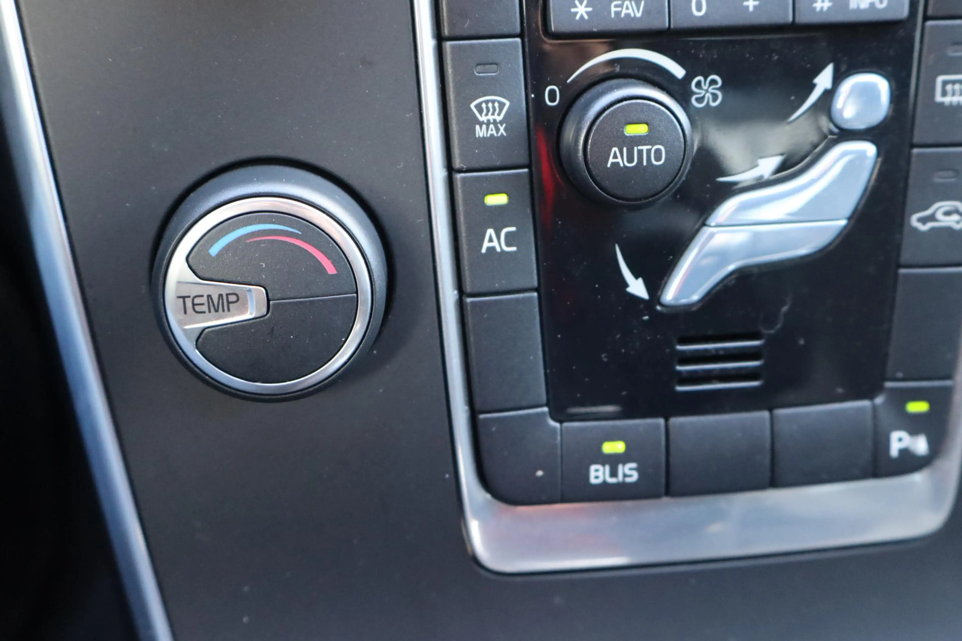 Volvo S60 1.6 T4 Momentum Navigatie, Airco, Cruise control, — photo 26