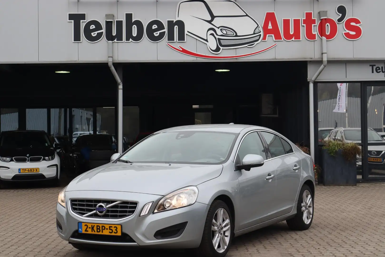 Volvo S60 1.6 T4 Momentum Navigatie, Airco, Cruise control, Grau - 1