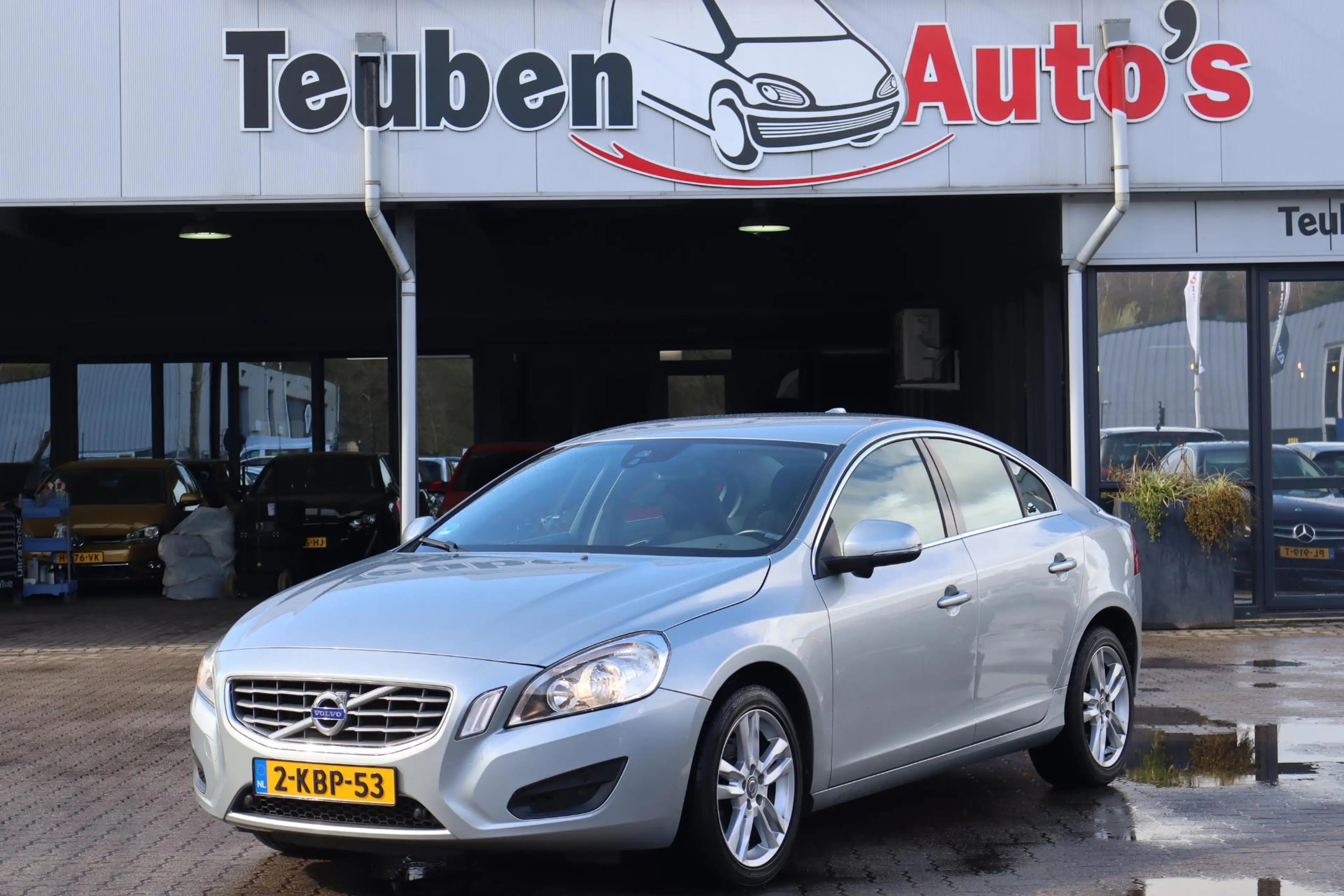 Volvo S60 1.6 T4 Momentum Navigatie, Airco, Cruise control,
