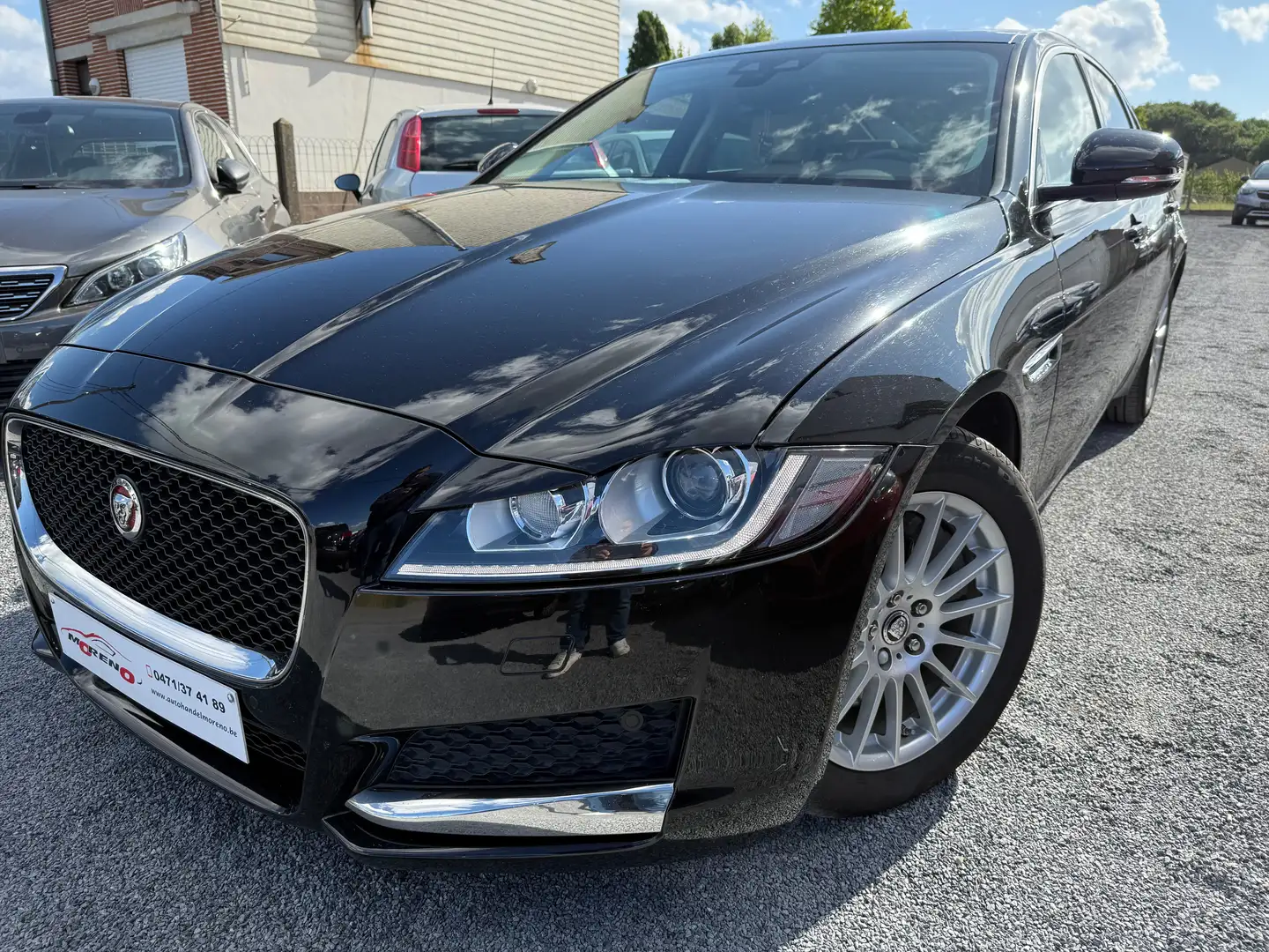 Jaguar XF 2.0 T Prestige Zwart - 2