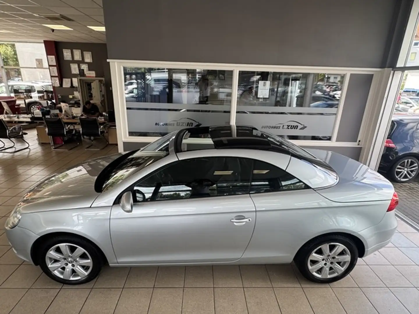 Volkswagen Eos 2.0 Leder Top-Zustand Panoramaschiebedach AC Silber - 1