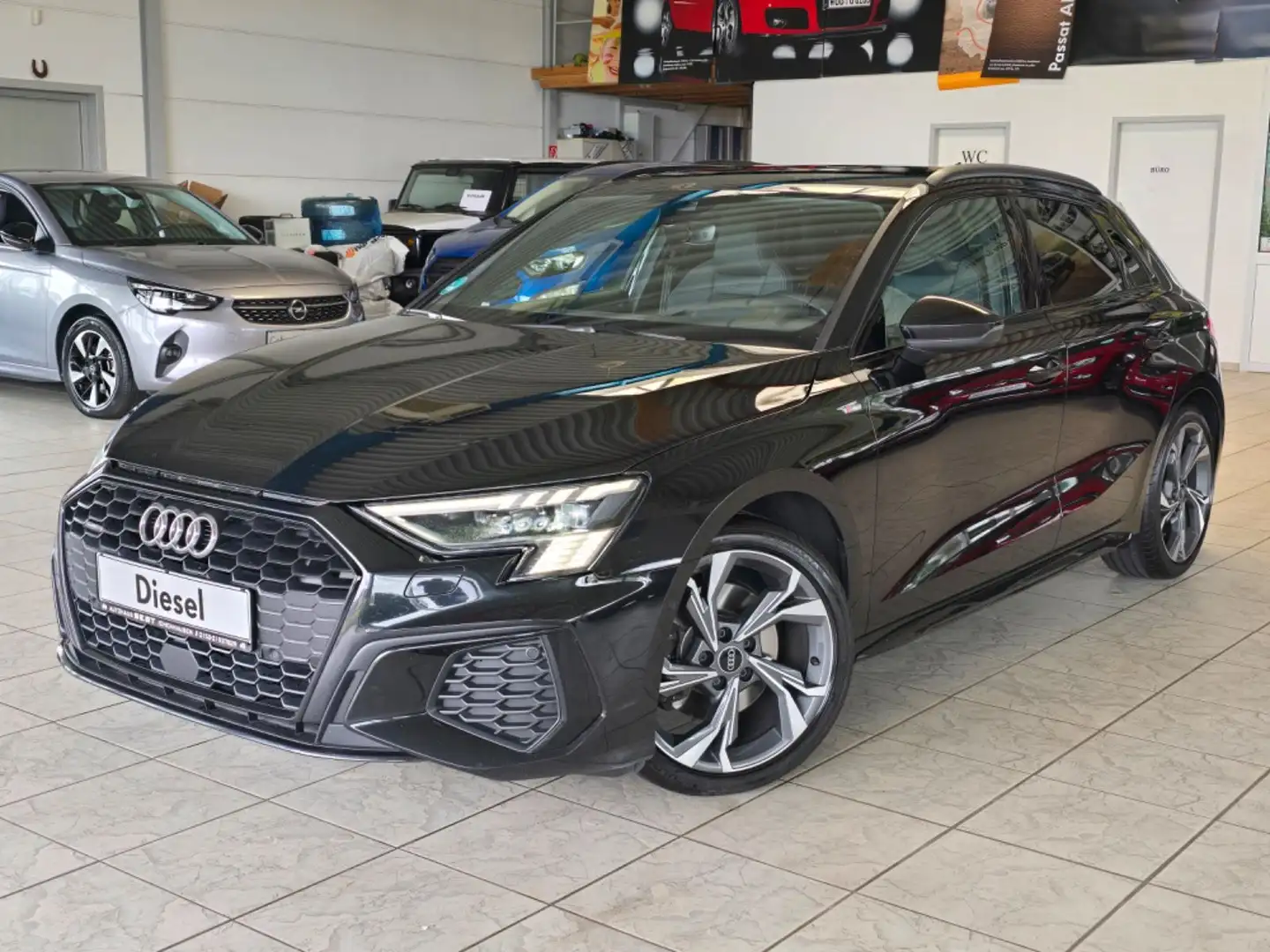 Audi A3 Sportback 40TDI quattro S line HuD Matrix 18" Zwart - 1