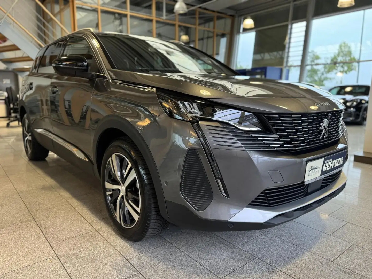 Peugeot 5008 PureTech 130 Allure Pack, 7 Sitzer, Kamera! Grau - 2