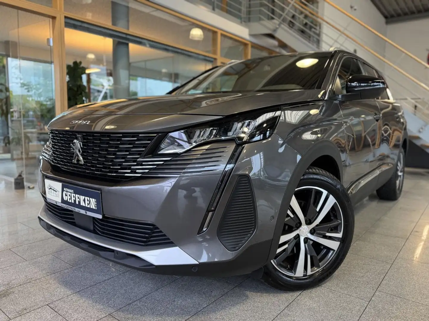 Peugeot 5008 PureTech 130 Allure Pack, 7 Sitzer, Kamera! Grau - 1