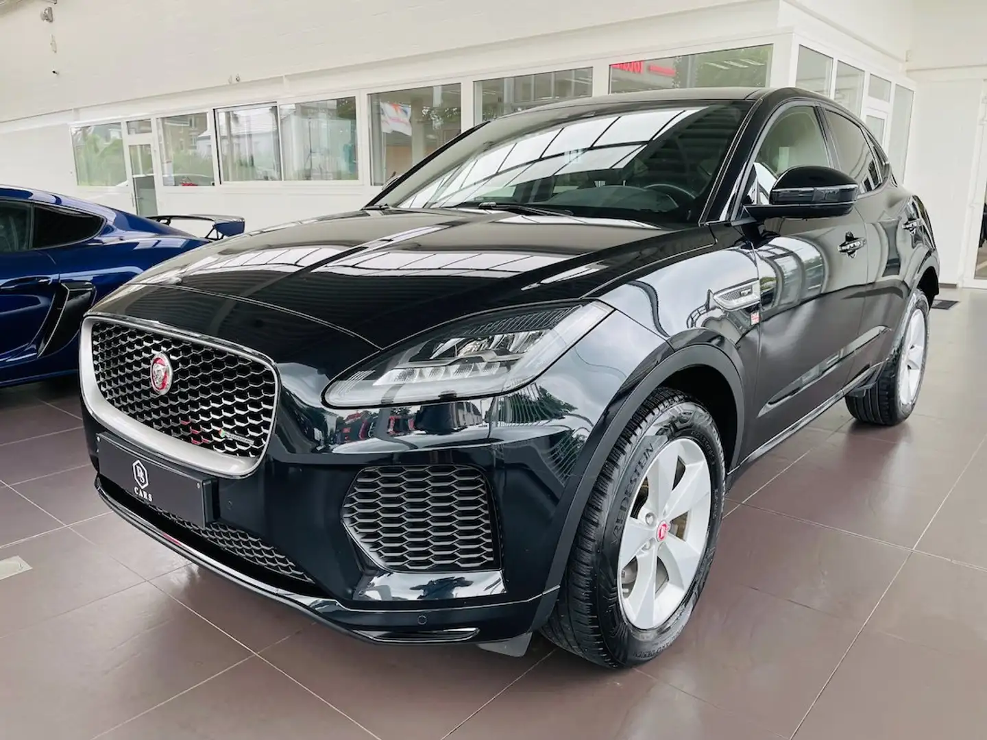 Jaguar E-Pace 2.0 D ** GARANTIE + R-DYNAMIC + LED + CUIR + GPS** Noir - 1