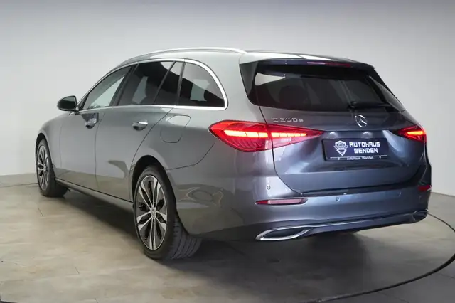 Mercedes-Benz C-Class view 6