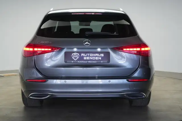 Mercedes-Benz C-Class view 5