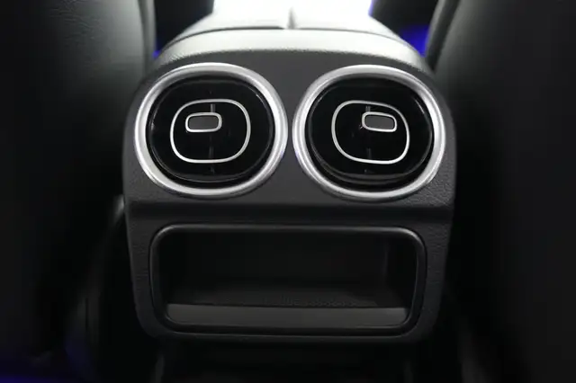 Mercedes-Benz C-Class view 12