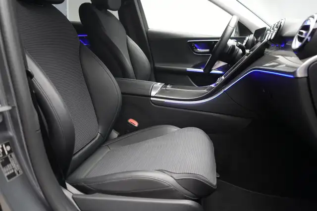 Mercedes-Benz C-Class view 7