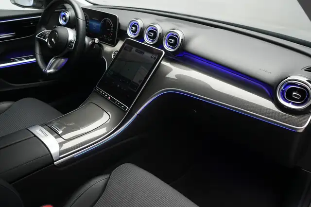 Mercedes-Benz C-Class view 9