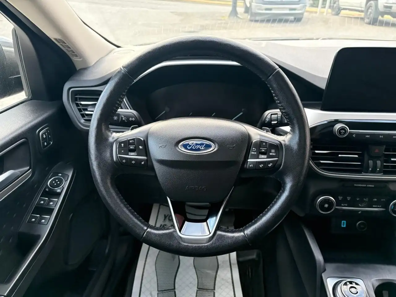 Ford Escape снимка Ford Escape