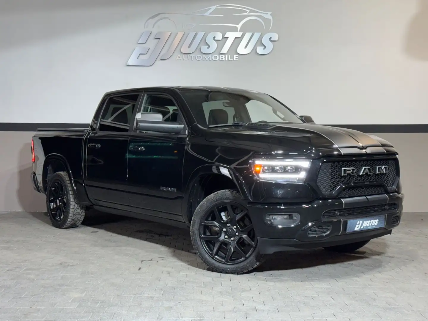 Dodge RAM 5.7 Laramie/BRC GAS/PANO/HK/AHK/4xSHZ/R22 Schwarz - 1