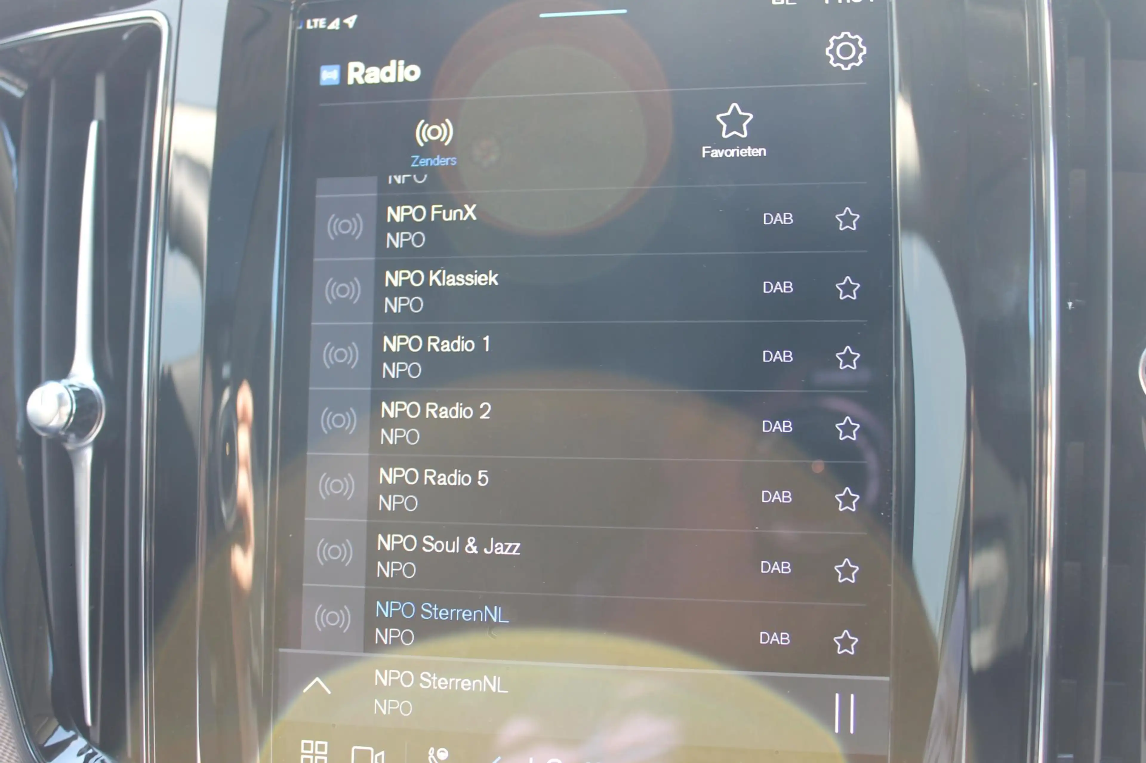 Volvo XC60 T6 Plug-in hybrid AWD Plus Dark Long range / Adapt — photo 18