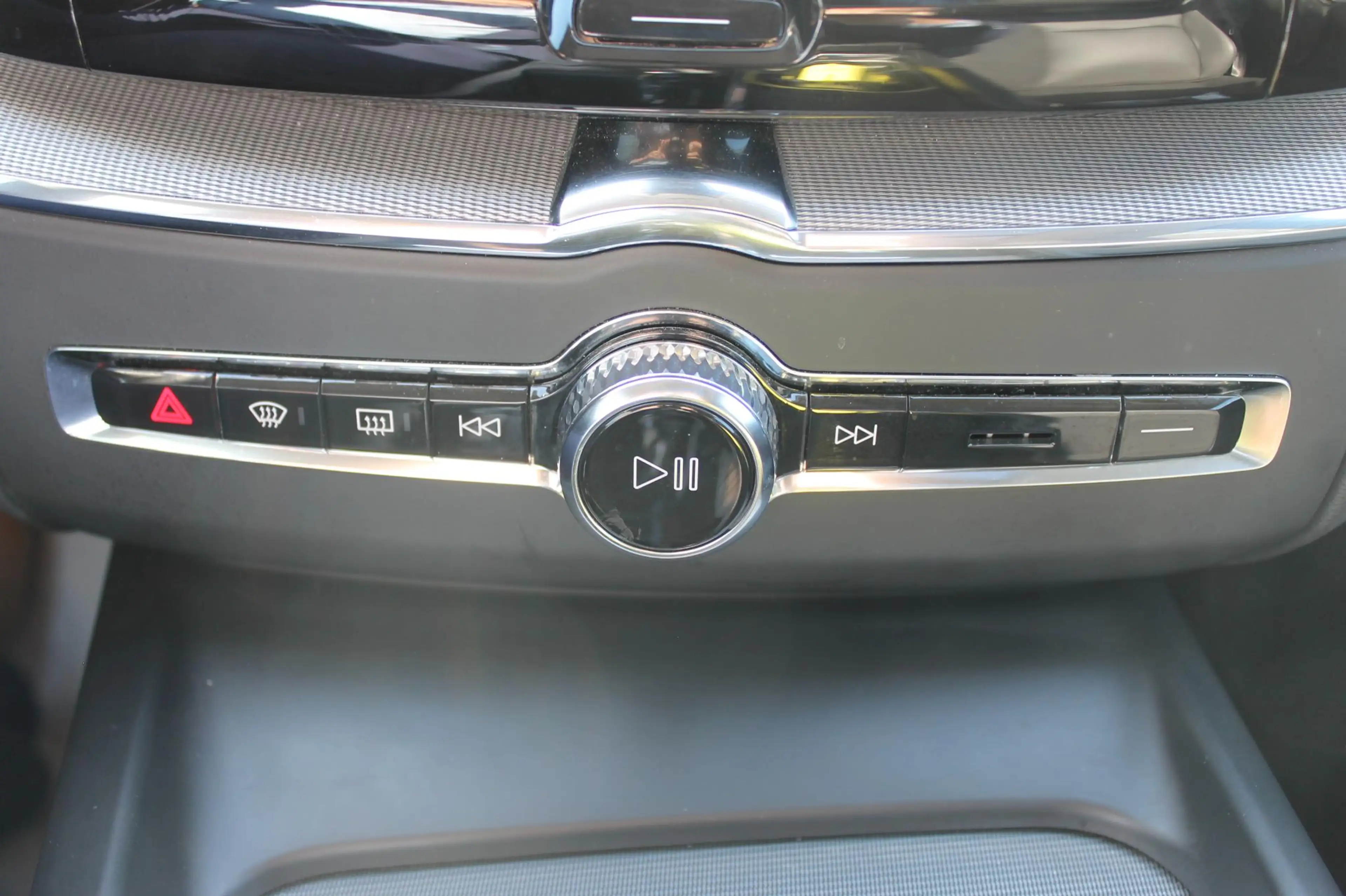 Volvo XC60 T6 Plug-in hybrid AWD Plus Dark Long range / Adapt — photo 13