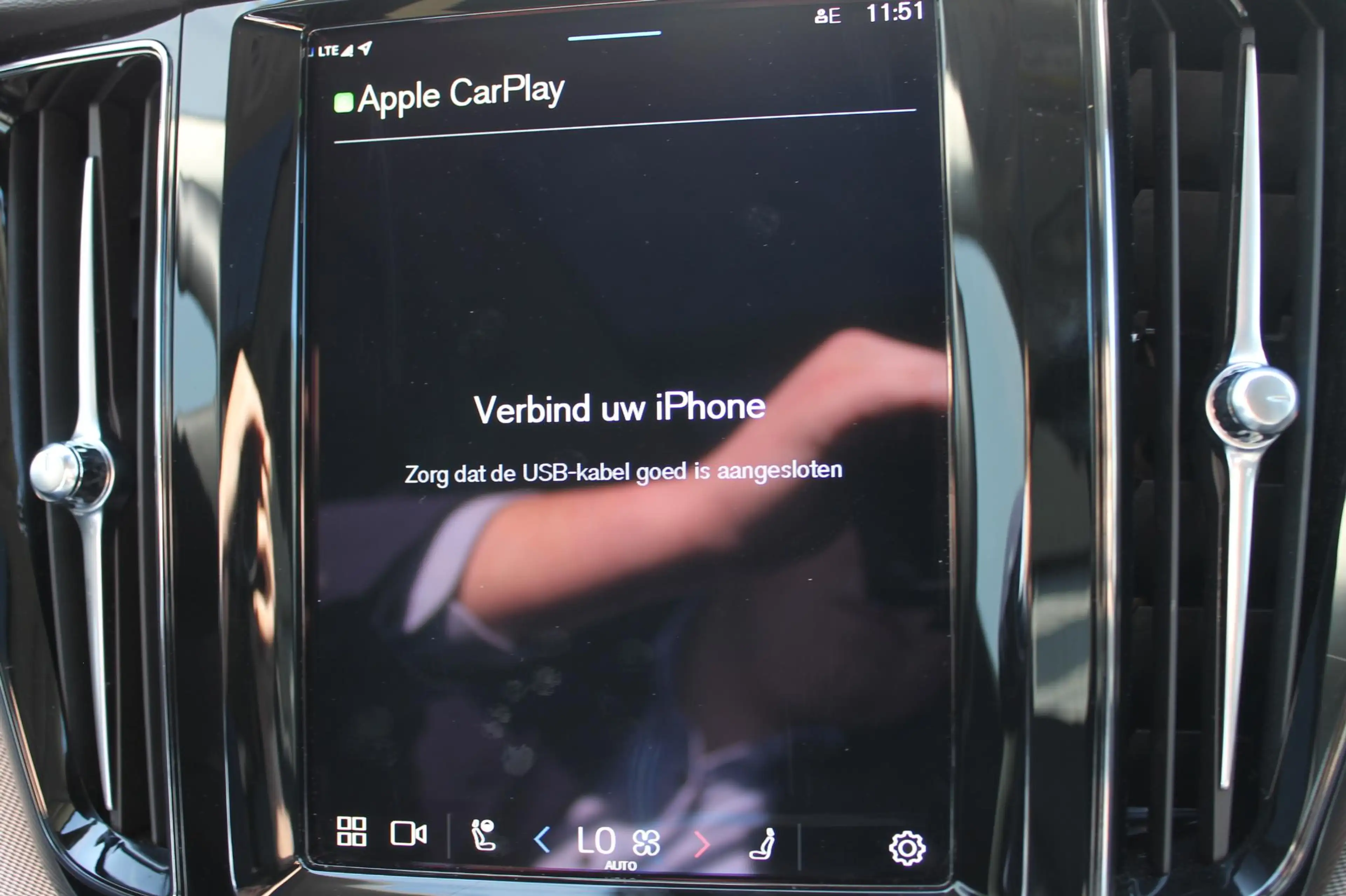 Volvo XC60 T6 Plug-in hybrid AWD Plus Dark Long range / Adapt — photo 19