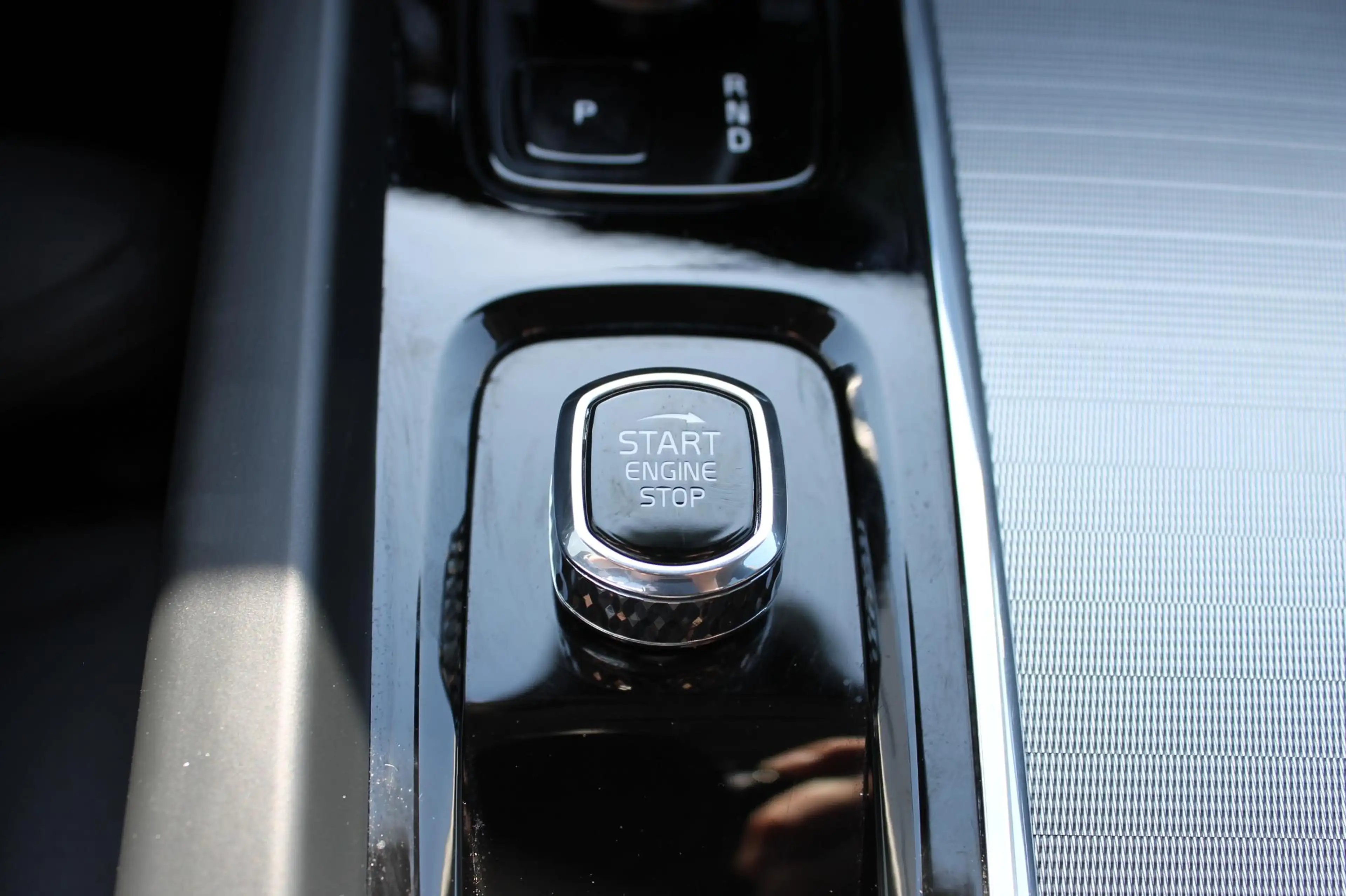 Volvo XC60 T6 Plug-in hybrid AWD Plus Dark Long range / Adapt — photo 15