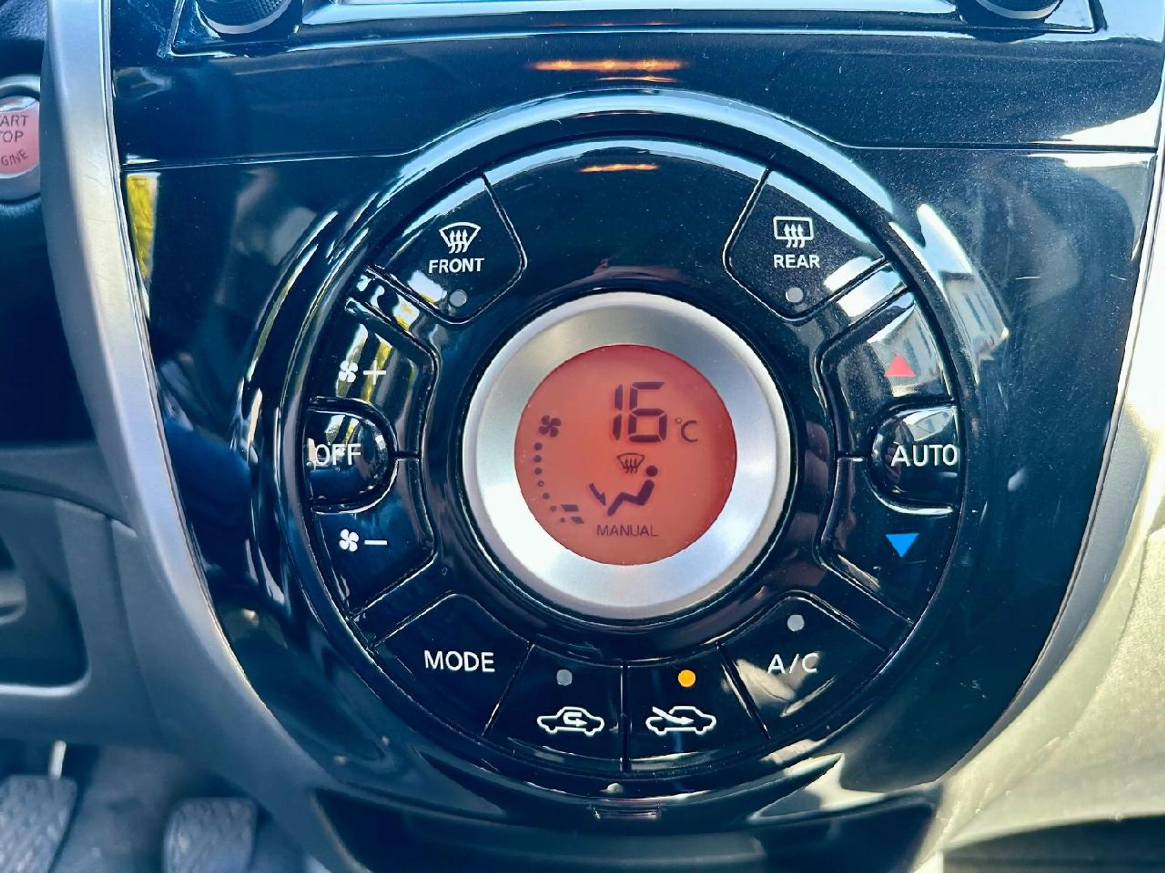 Nissan Note Tekna — photo 11