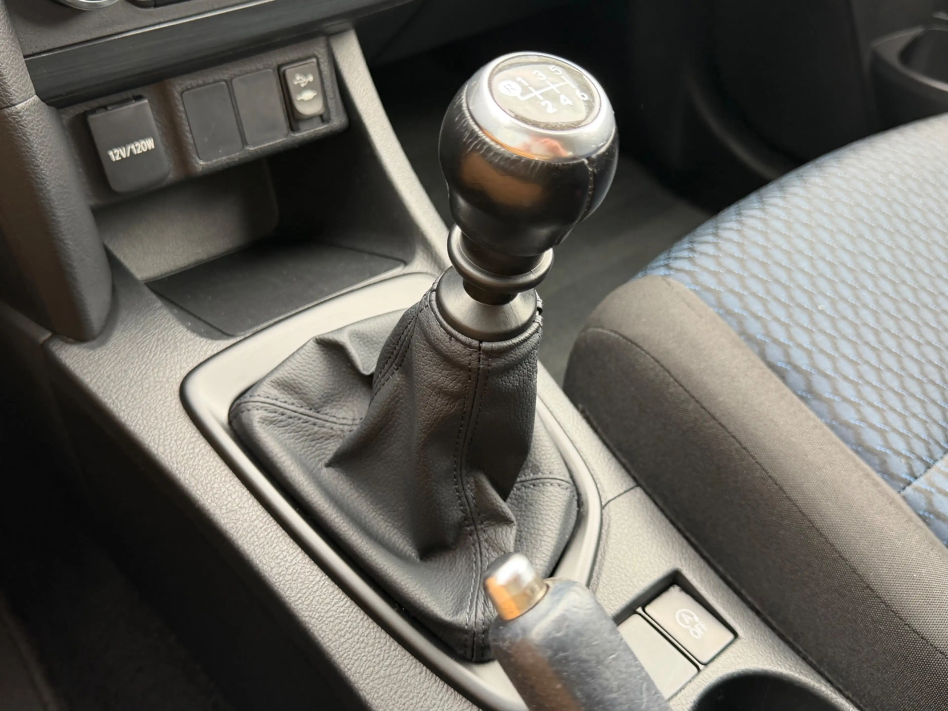 Toyota Auris Touring Sports 1.3 Now, NAP, Trekhaak 1000kg trekk — photo 30