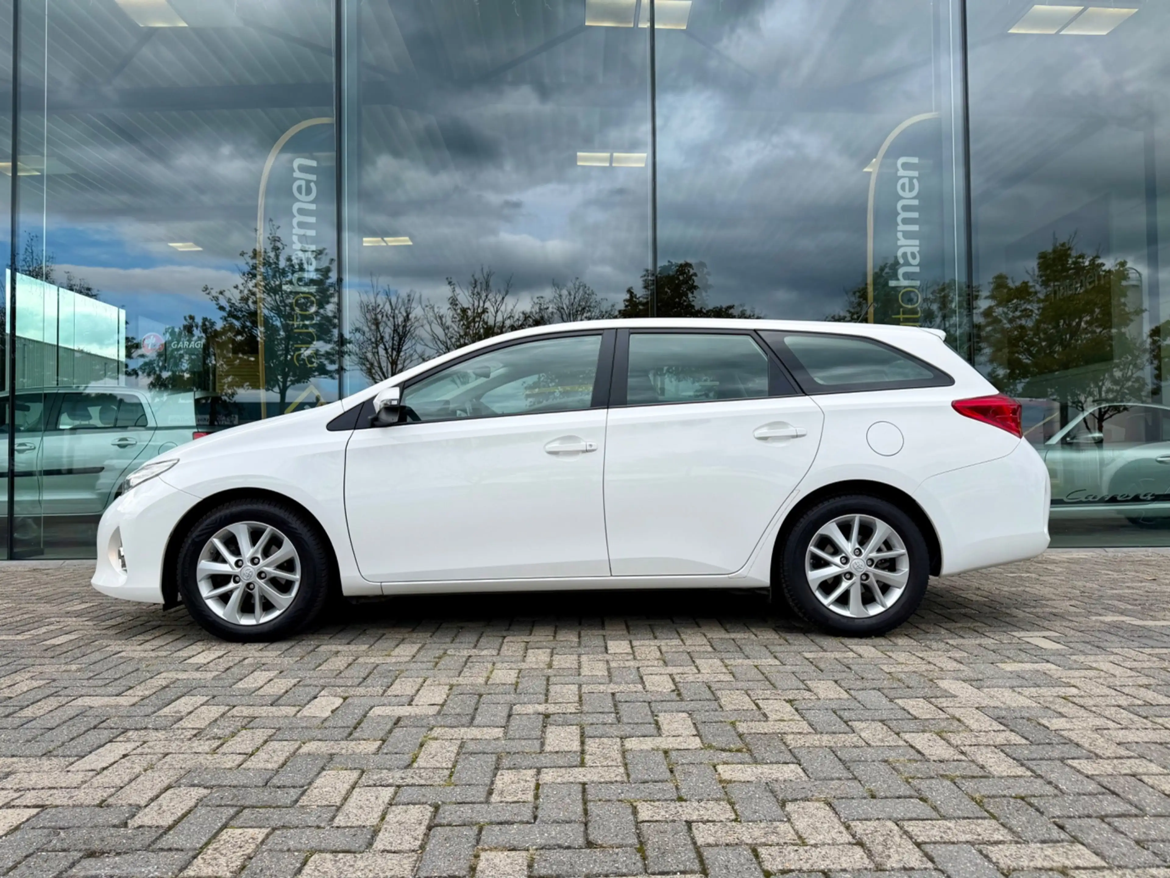 Toyota Auris Touring Sports 1.3 Now, NAP, Trekhaak 1000kg trekk — photo 6