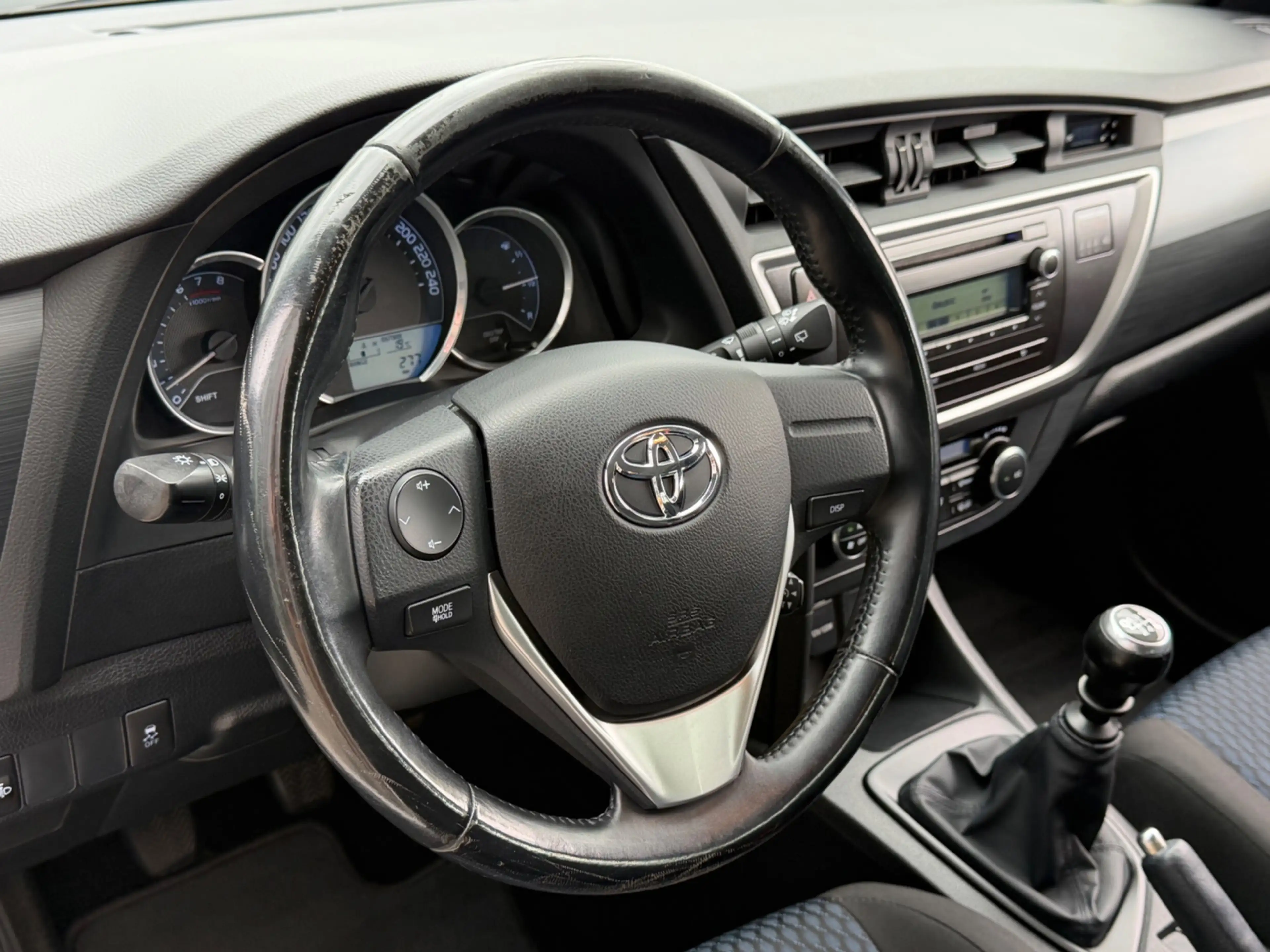 Toyota Auris Touring Sports 1.3 Now, NAP, Trekhaak 1000kg trekk — photo 8
