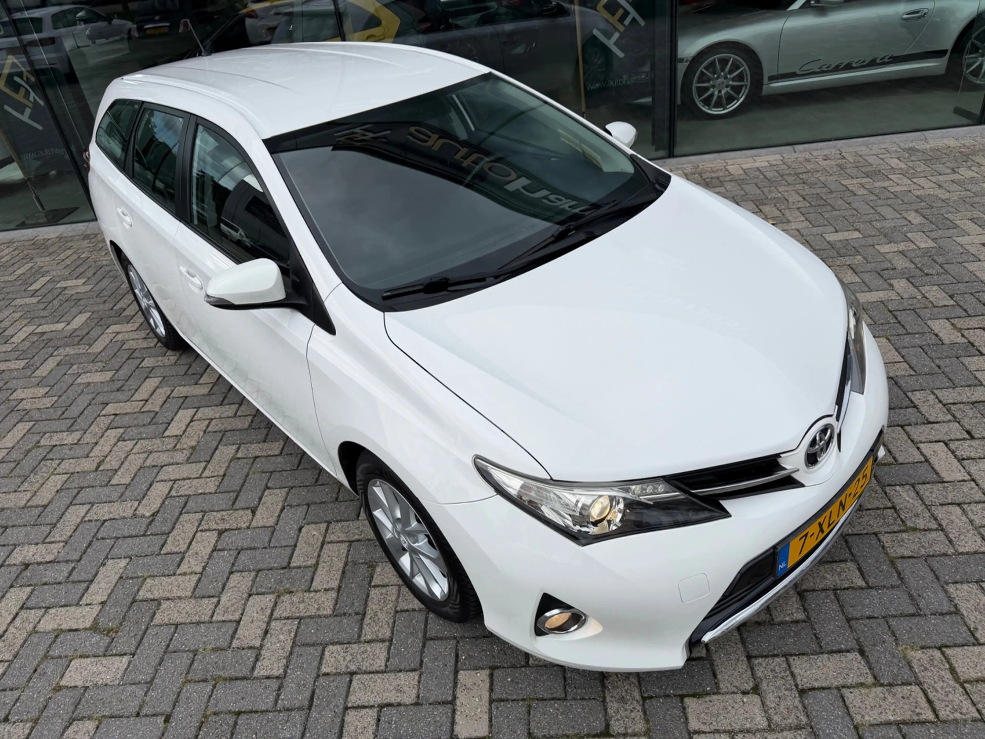Toyota Auris Touring Sports 1.3 Now, NAP, Trekhaak 1000kg trekk — photo 11