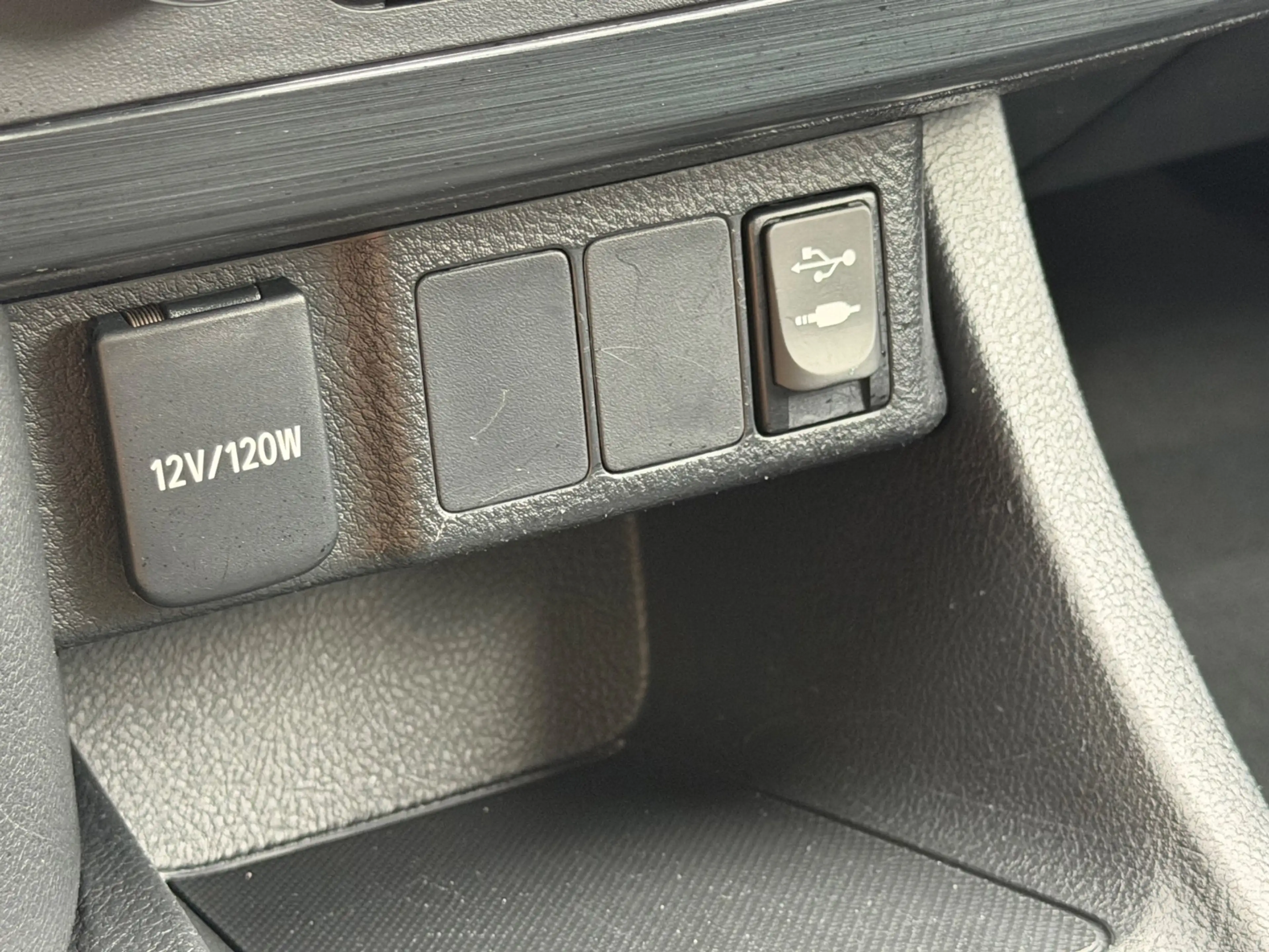 Toyota Auris Touring Sports 1.3 Now, NAP, Trekhaak 1000kg trekk — photo 31