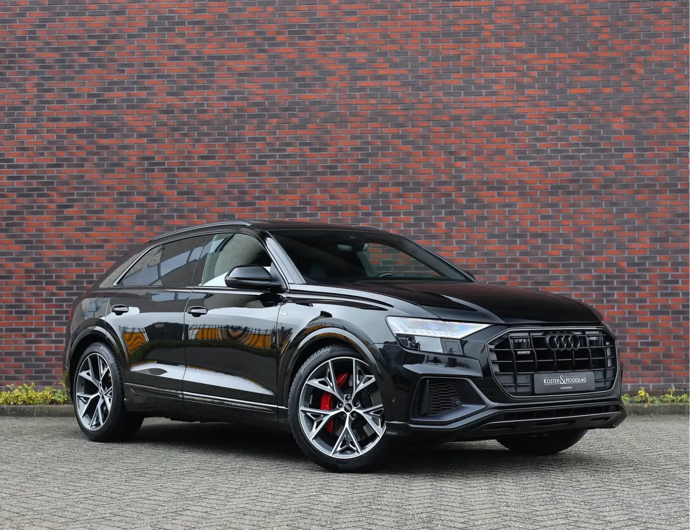 Audi Q8 60 TFSIe quattro Pro Line S Competition Schwarz - 1