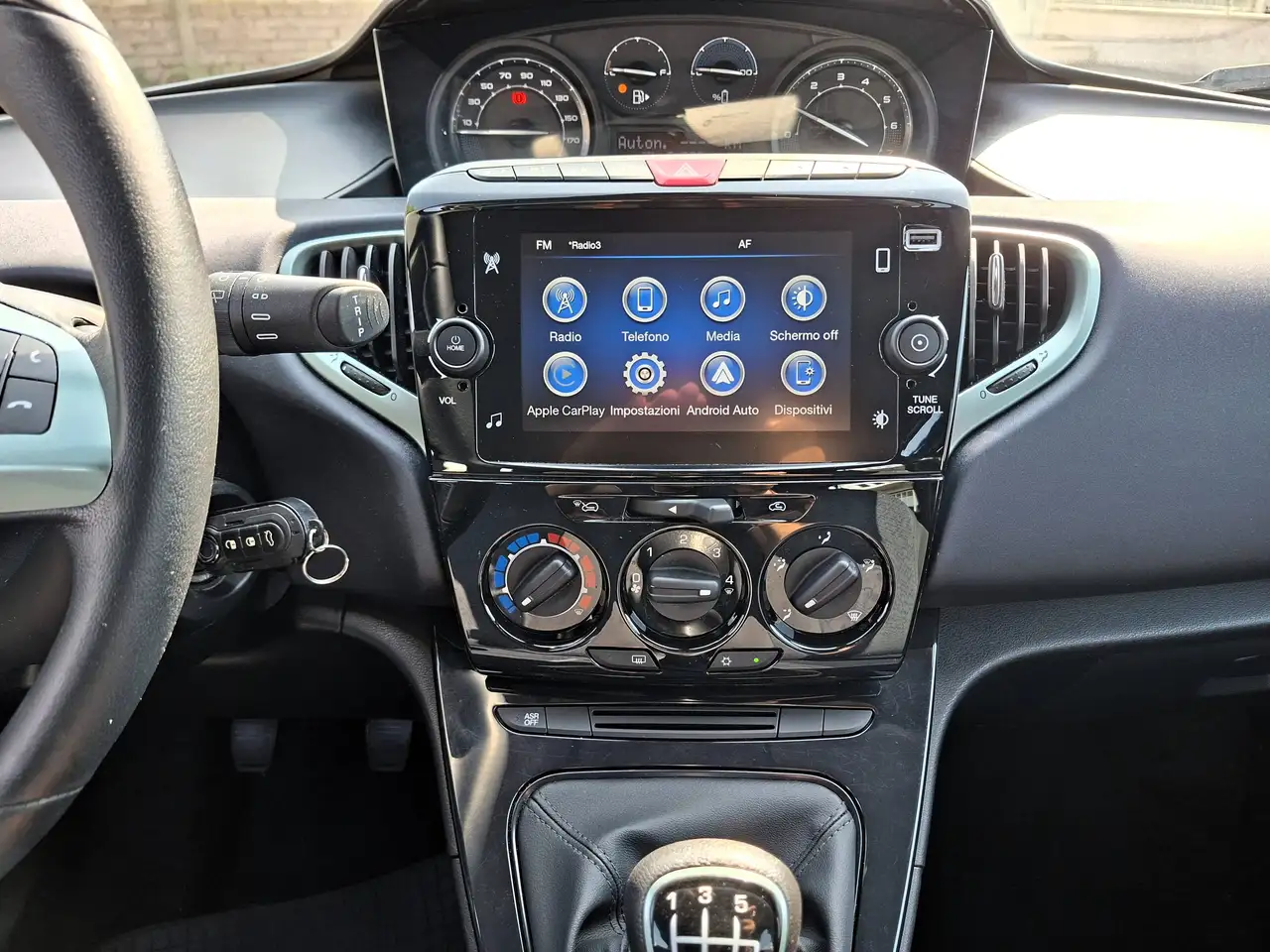 Lancia Ypsilon 2023 — фото 10