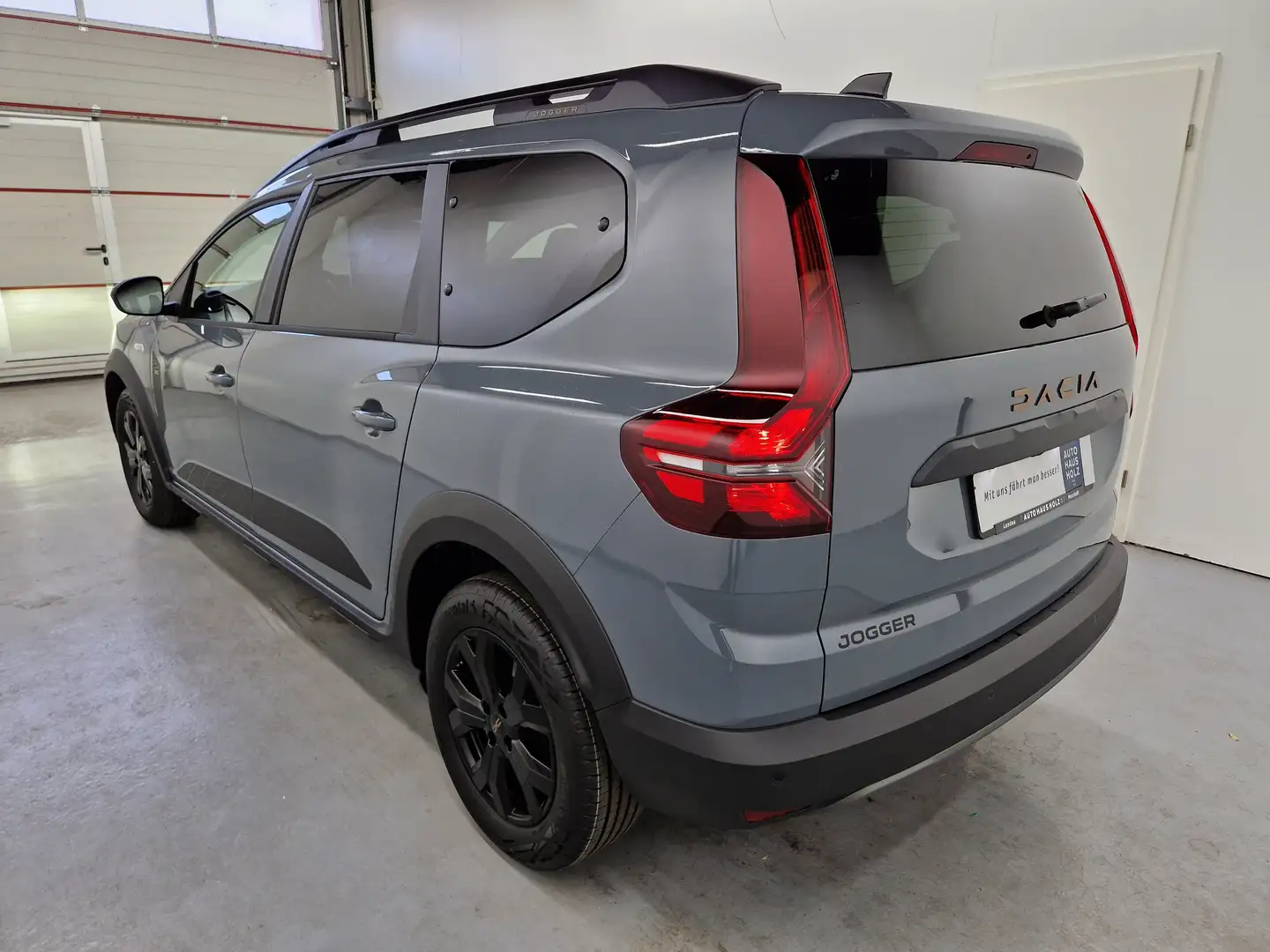 Dacia Jogger Extreme TCe 110 7-Sitzer "Klima" Grau - 2