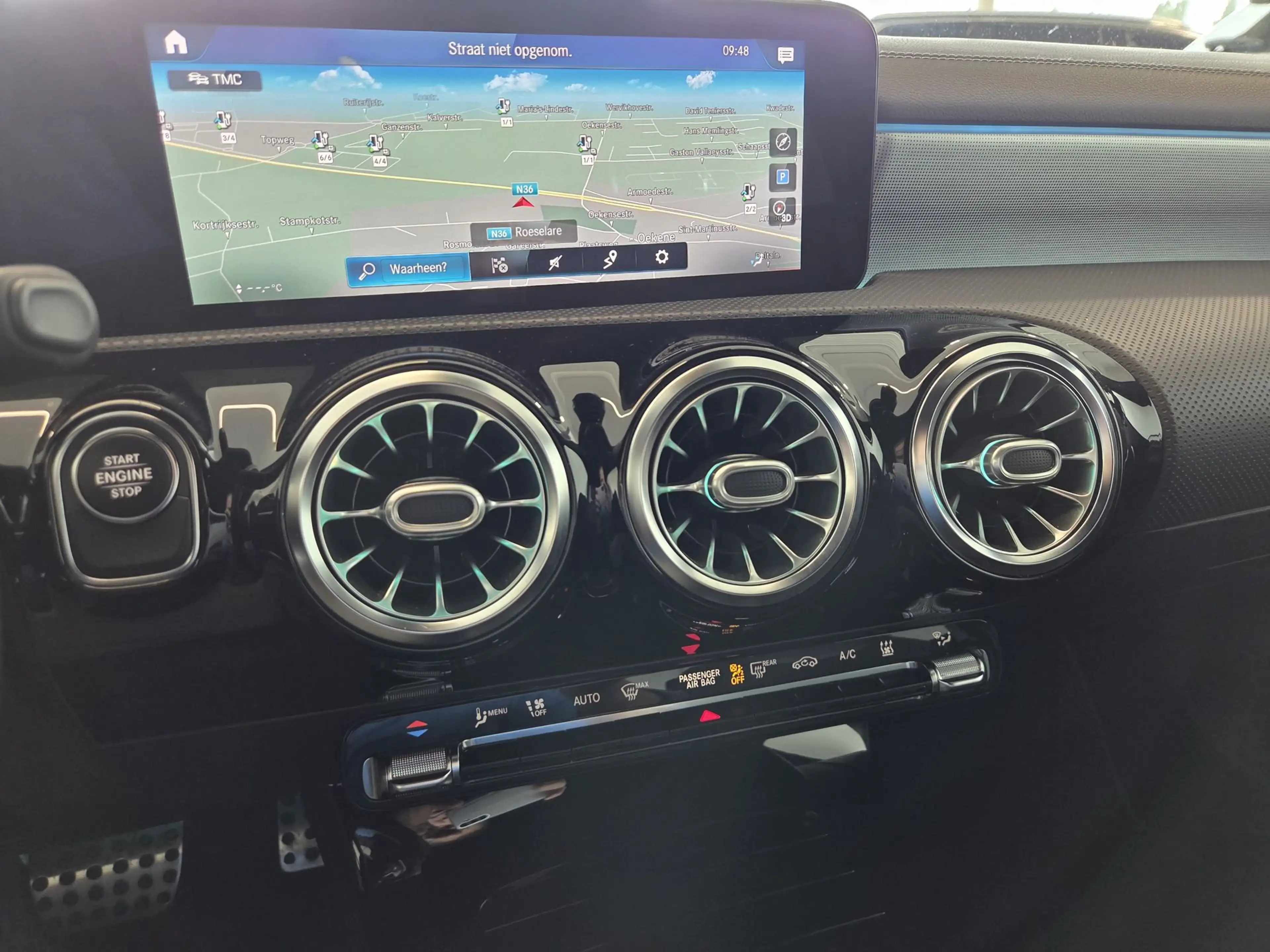 Mercedes-Benz A 180 250e AMG, Memory Seat, Multi Beam Lights, Self Park Assist, Dode hoek assist — photo 15