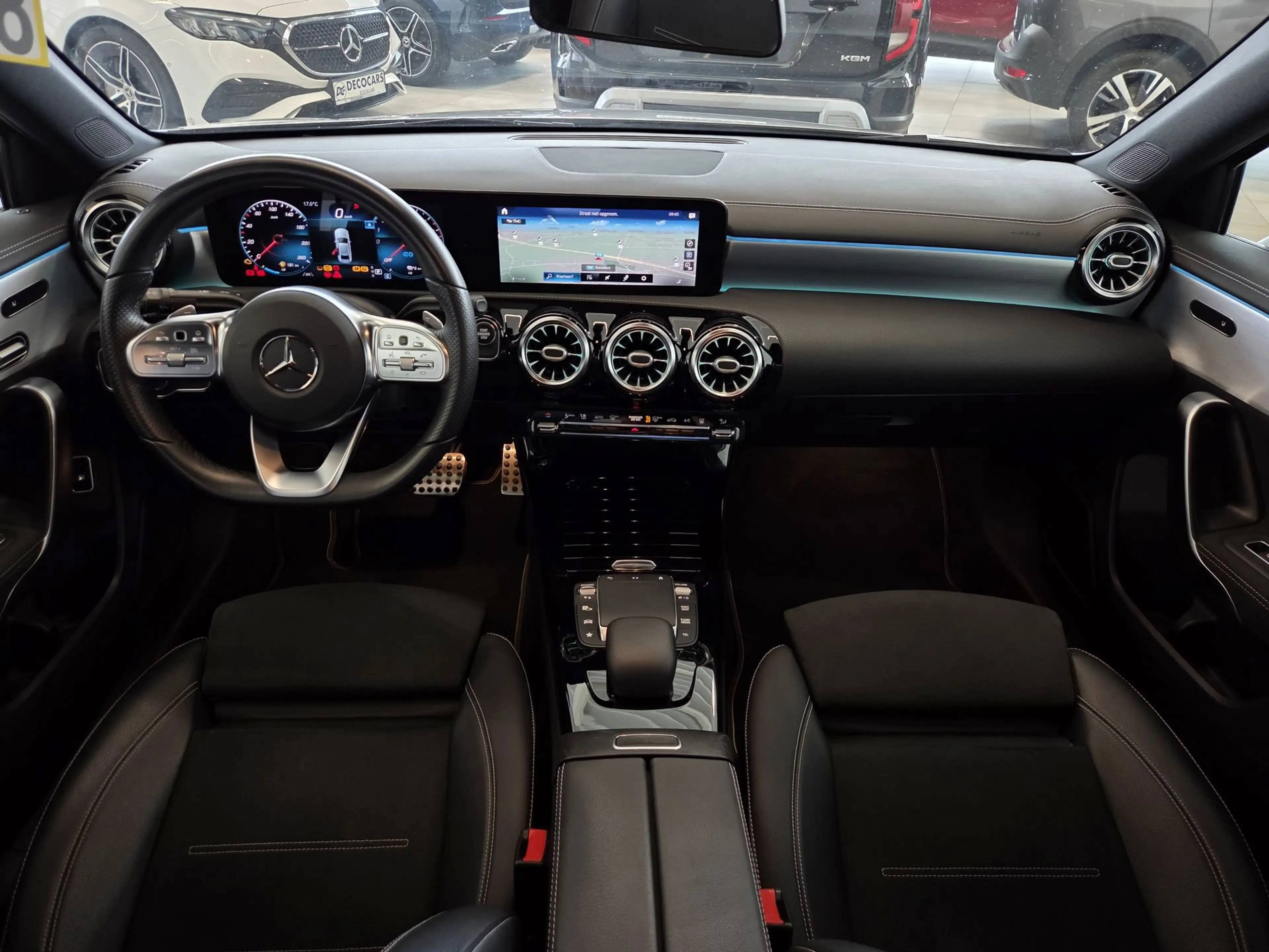 Mercedes-Benz A 180 250e AMG, Memory Seat, Multi Beam Lights, Self Park Assist, Dode hoek assist — photo 11