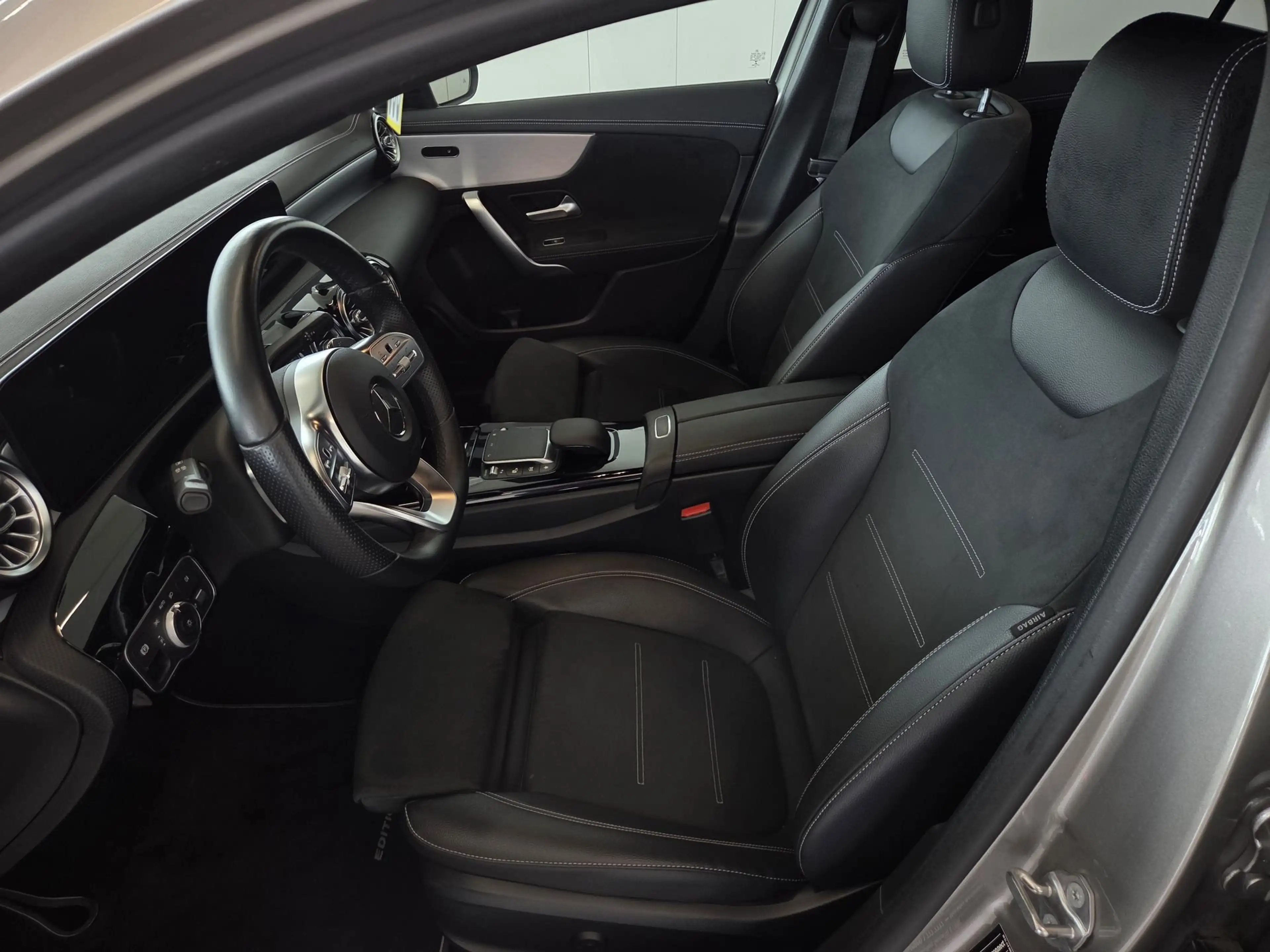Mercedes-Benz A 180 250e AMG, Memory Seat, Multi Beam Lights, Self Park Assist, Dode hoek assist — photo 9