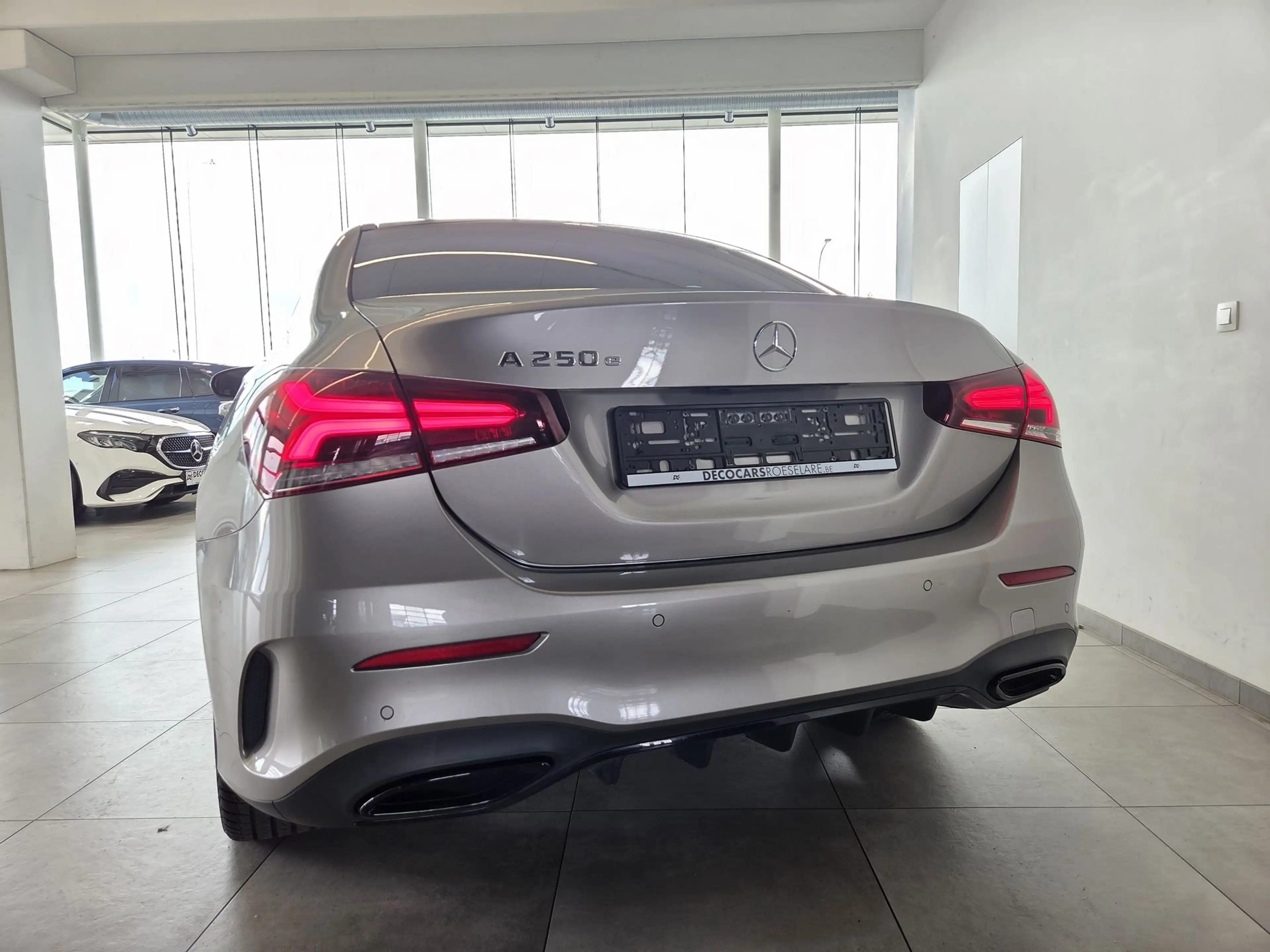 Mercedes-Benz A 180 250e AMG, Memory Seat, Multi Beam Lights, Self Park Assist, Dode hoek assist — photo 6