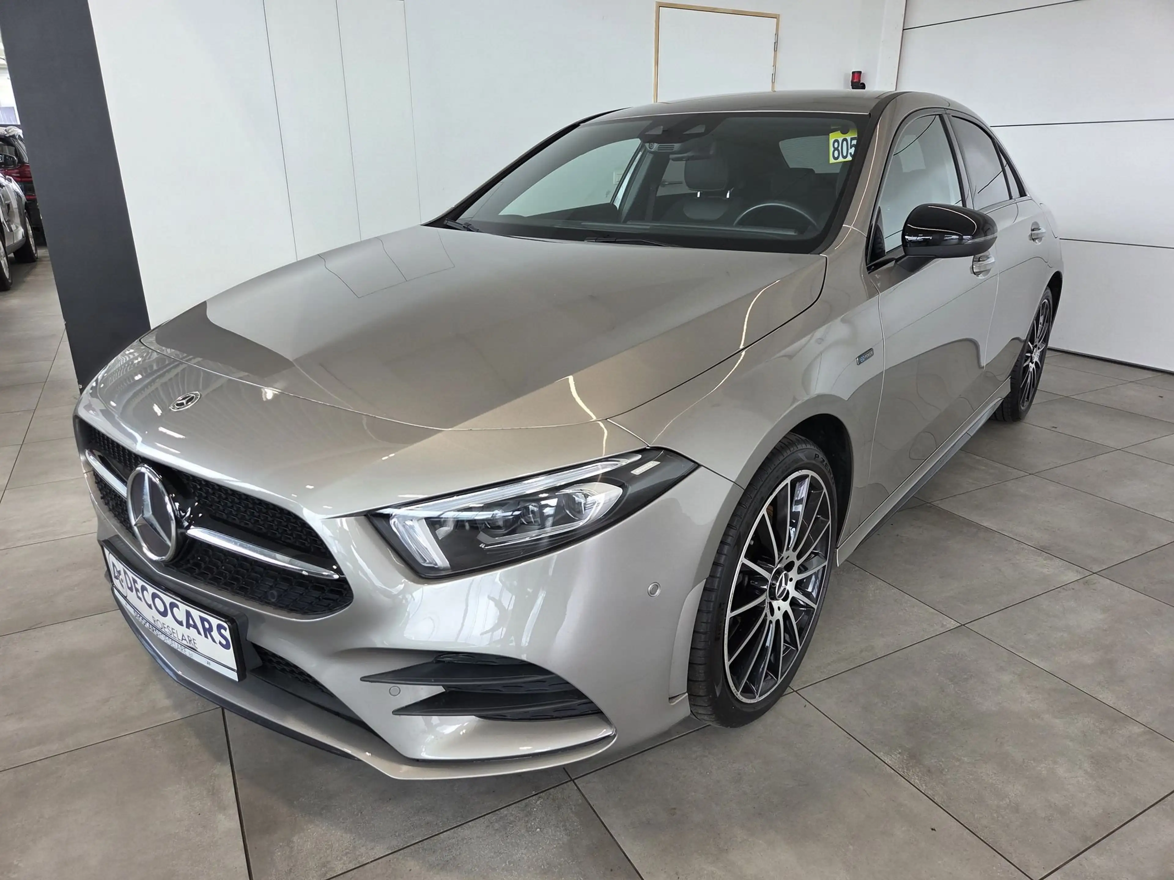 Mercedes-Benz A 180 250e AMG, Memory Seat, Multi Beam Lights, Self Park Assist, Dode hoek assist