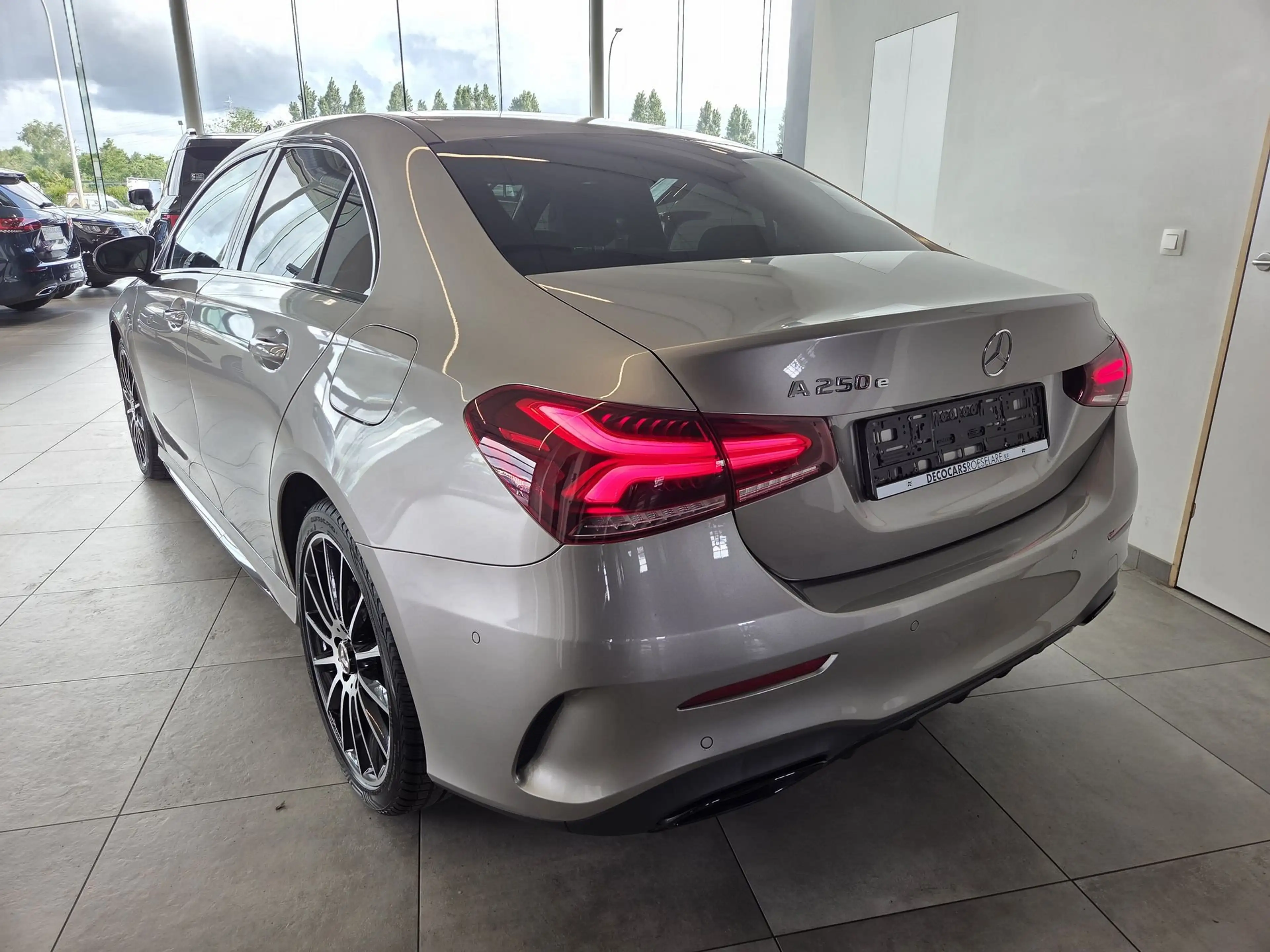 Mercedes-Benz A 180 250e AMG, Memory Seat, Multi Beam Lights, Self Park Assist, Dode hoek assist — photo 5