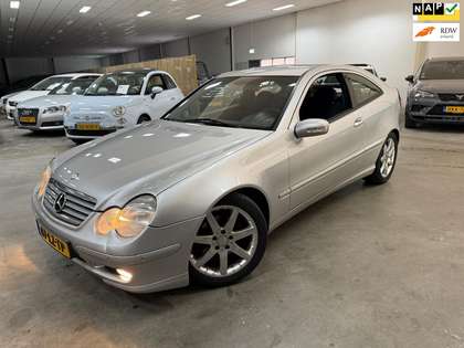 Mercedes-Benz C 180 Sportcoupé K. / AUTOMAAT / RIJDT SCHAKELD GOED