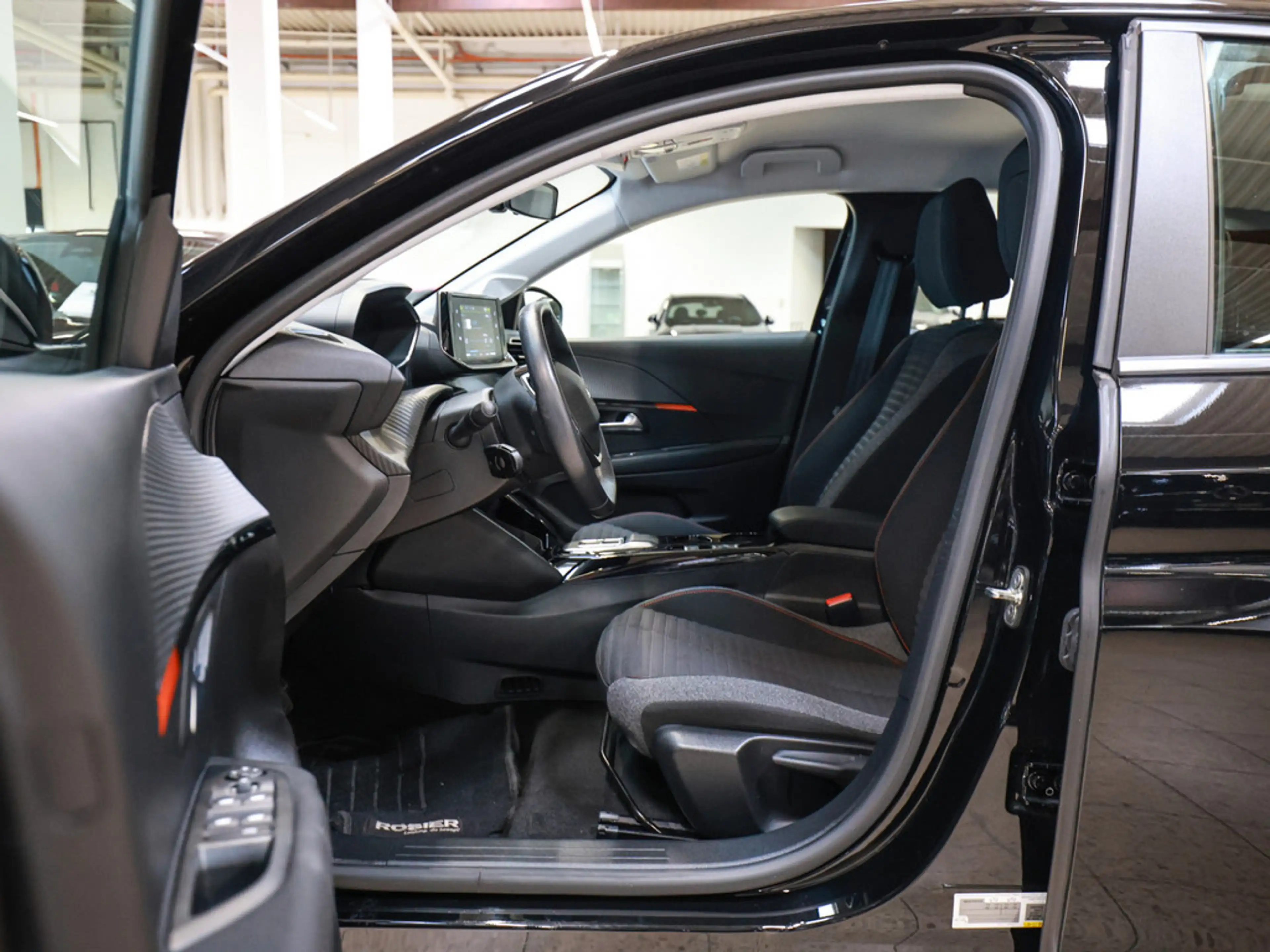 Peugeot e-208 Active Pack Elektromotor LED SPURH. SHZ — photo 11