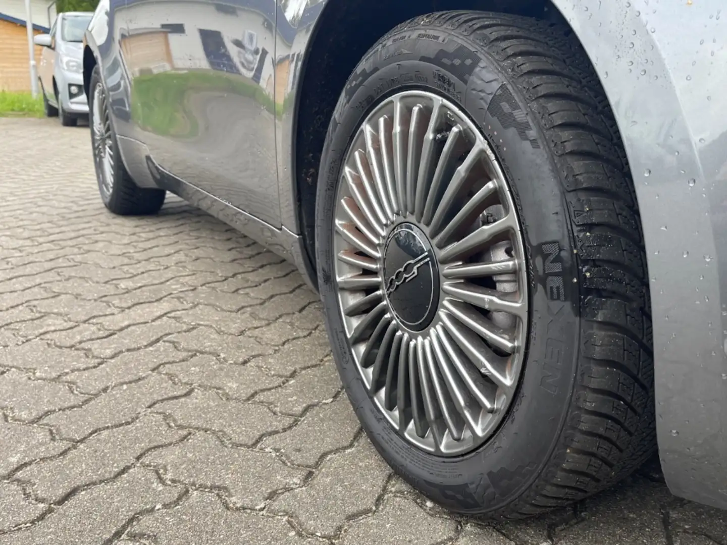 Fiat 500e Icon Rückfahrk. Winter-/Komf.-Paket Grey - 2