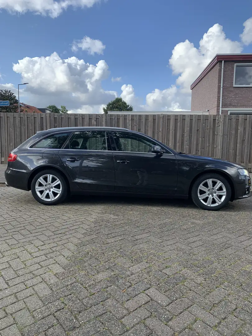 Audi A4 2.0 TFSI Pro L. bns Grijs - 2