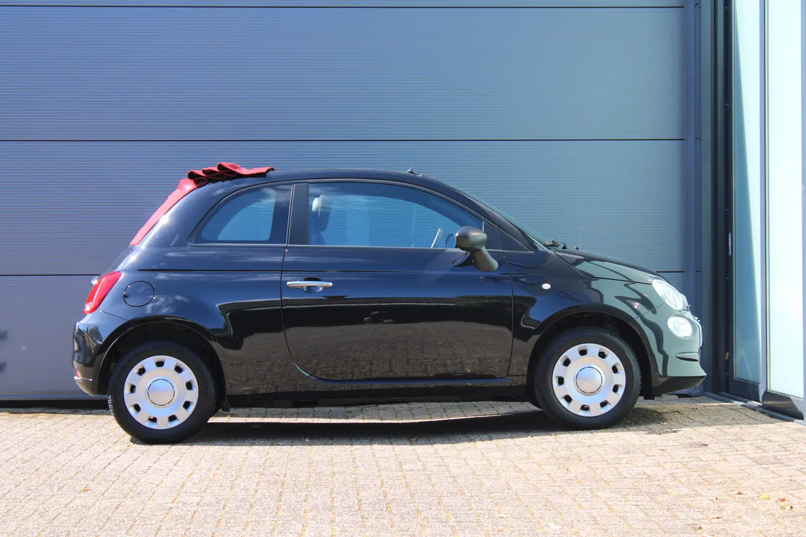 Fiat 500C 1.0 Hybrid | Cabrio | Cruise | CarPlay | DAB | Air Zwart - 2