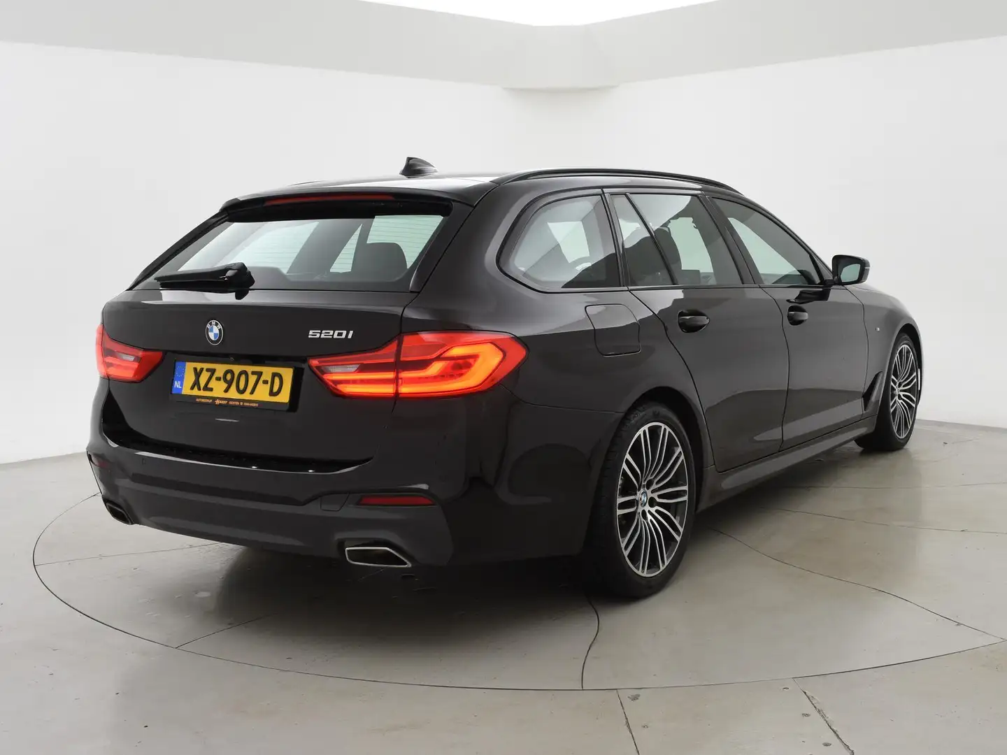 BMW 520 5-serie Touring 520i 184 PK M-SPORT H.E. AUT. *ALM Bruin - 2