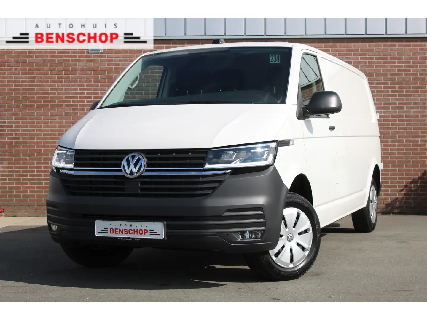 Volkswagen T6.1 Transporter 2.0 TDI 150PK L2H1 |LED|CRUISE CONTROL|APP-CONNECT Biały - 1